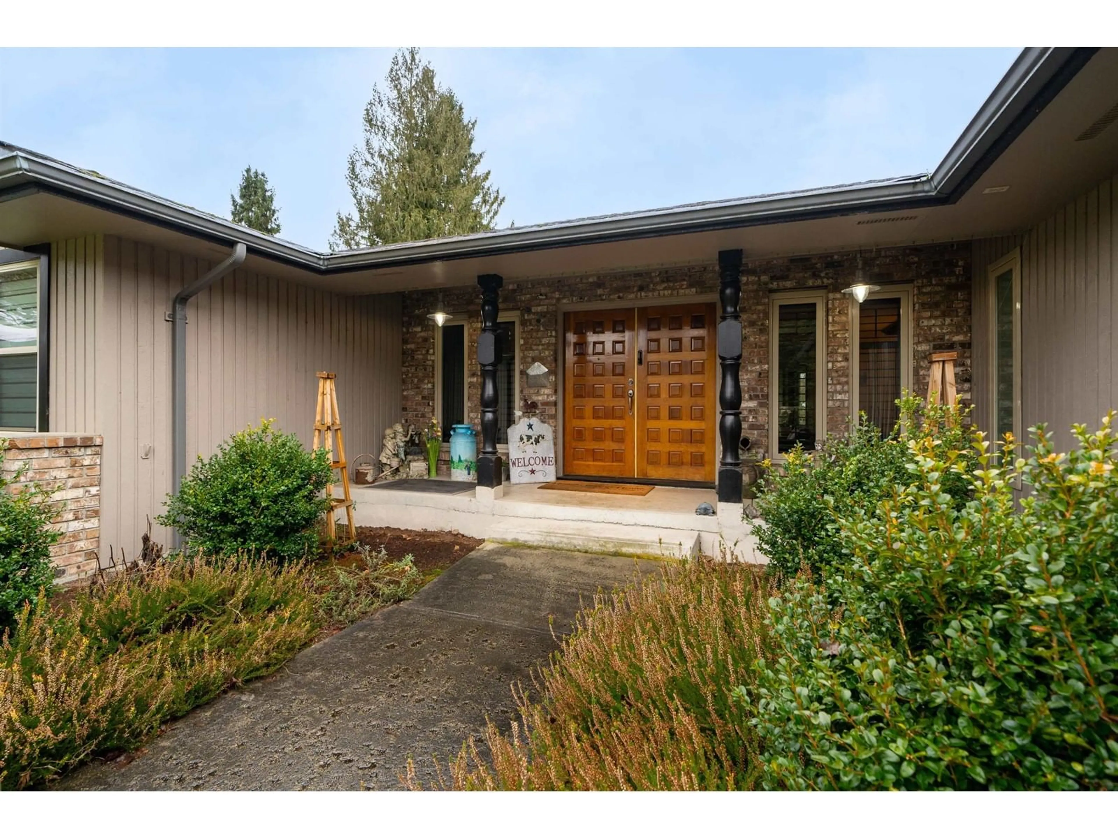 Indoor entryway for 8877 WRIGHT STREET, Langley British Columbia V1M3T1