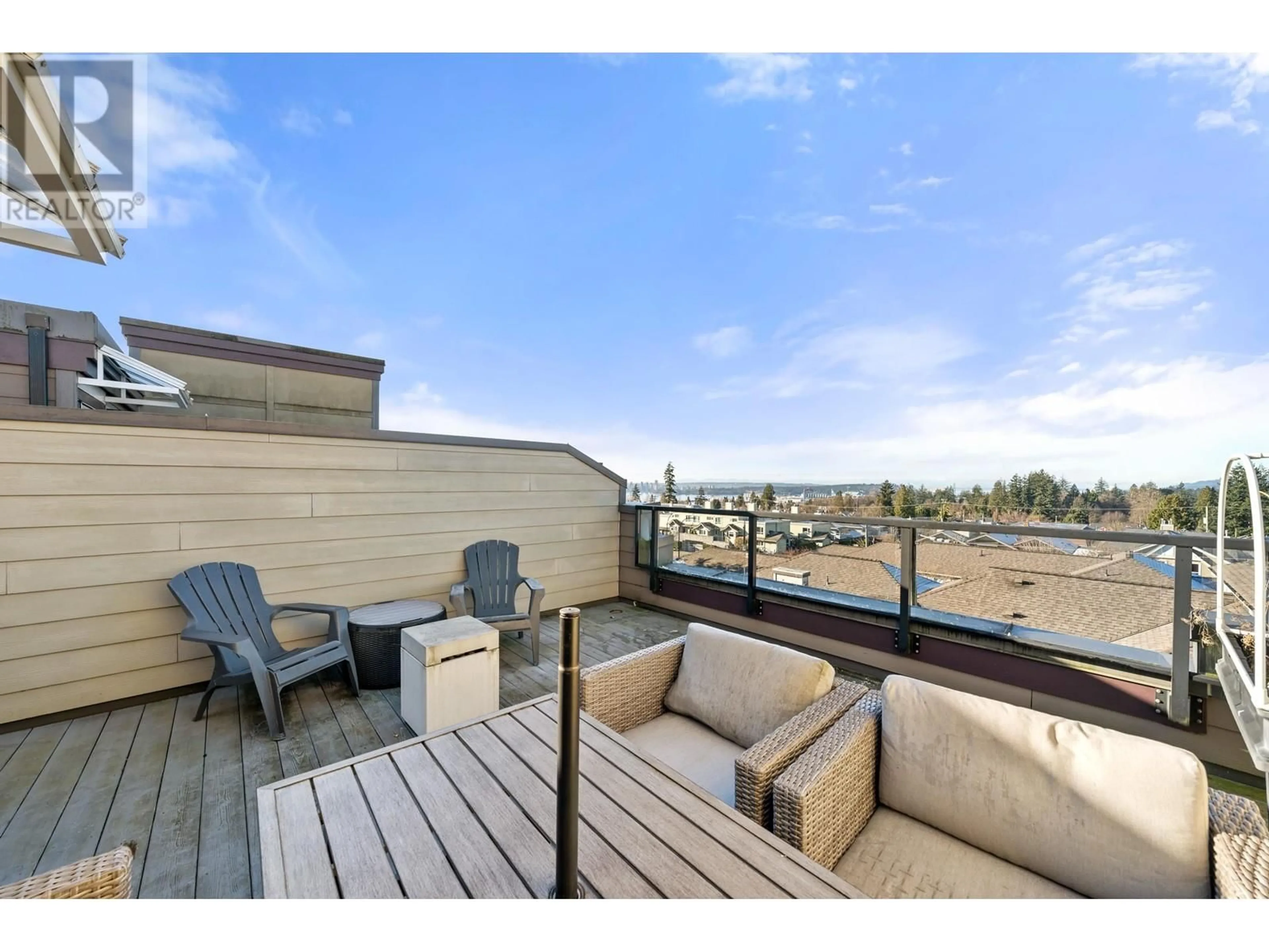 Patio, water/lake/river/ocean view for 148 W 18TH STREET, North Vancouver British Columbia V7M1W4