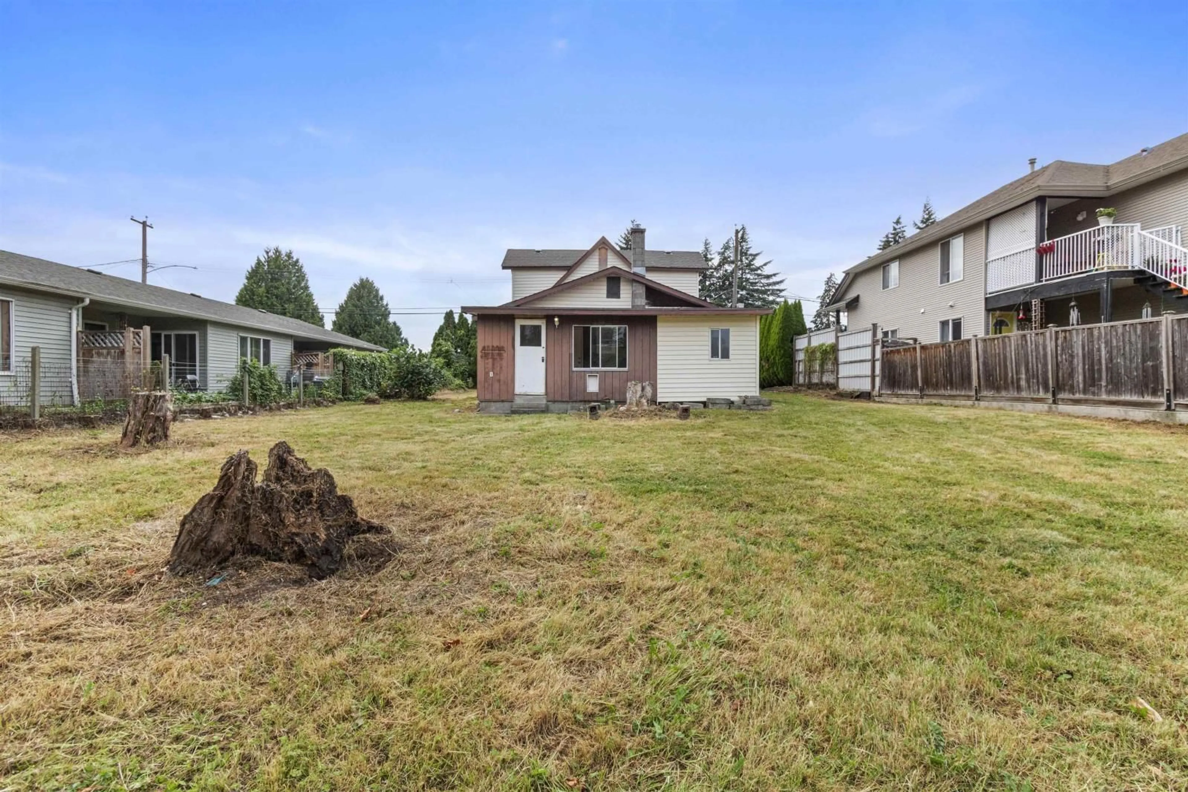 A pic from outside/outdoor area/front of a property/back of a property/a pic from drone, unknown for 9112 BROADWAY ROAD, Chilliwack British Columbia V2P5W3