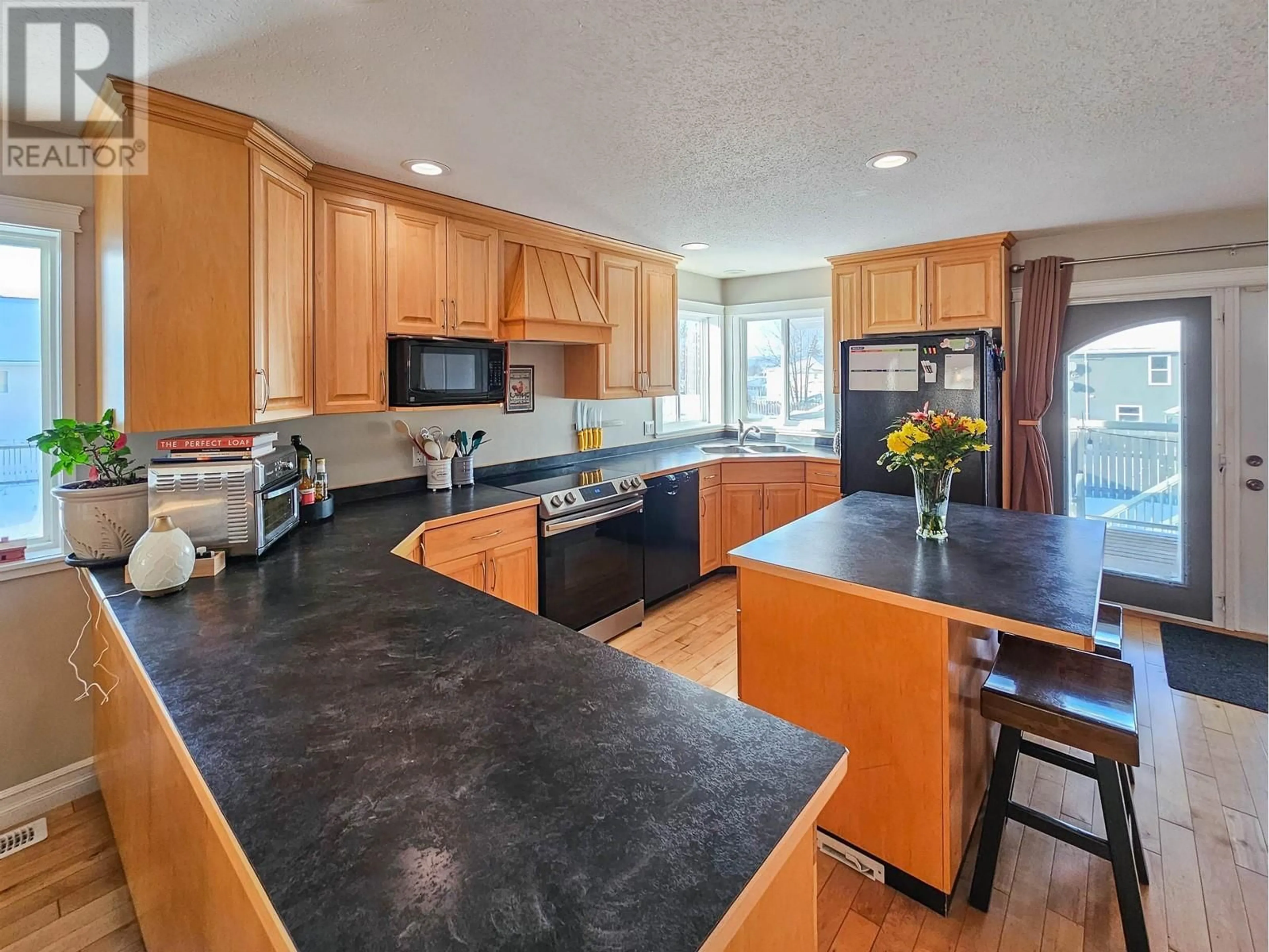 Open concept kitchen, ceramic/tile floor for 2821 ELLIOTT CRESCENT, Houston British Columbia V0J1Z0