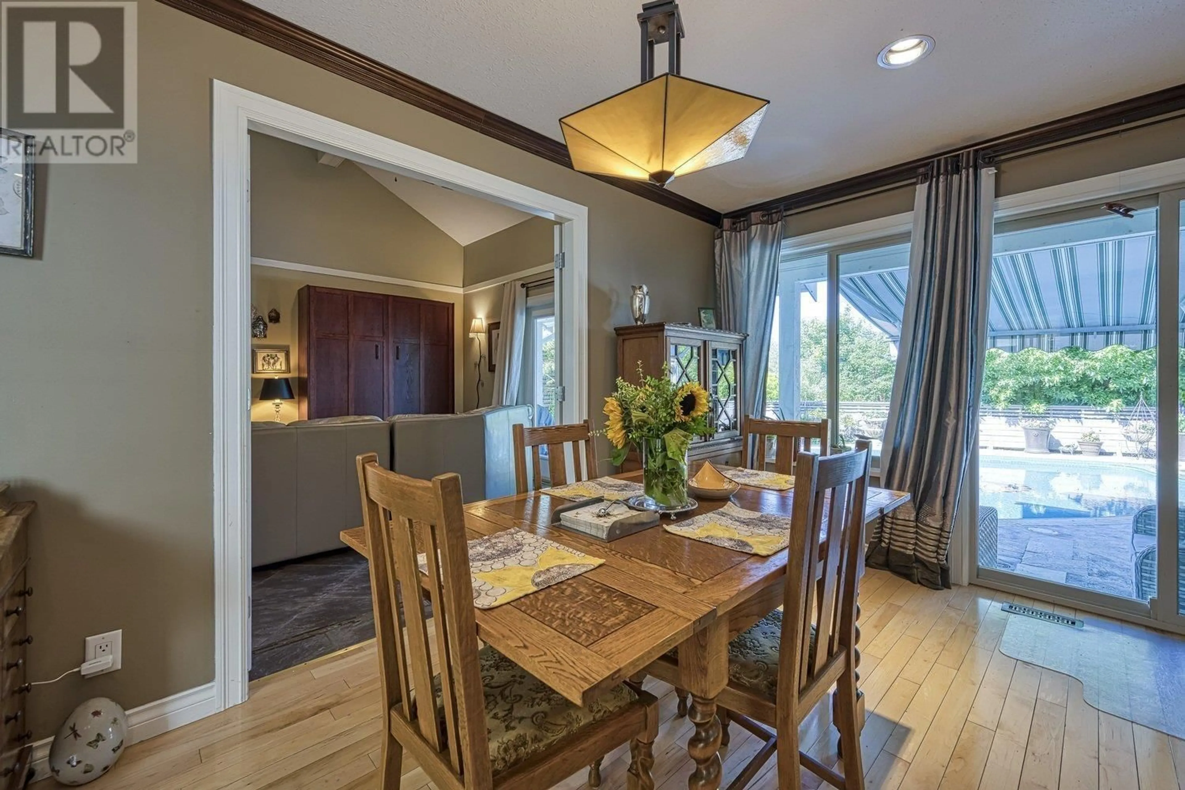 Dining room, wood/laminate floor for 8184 EAST BOULEVARD, Vancouver British Columbia V6P5R6