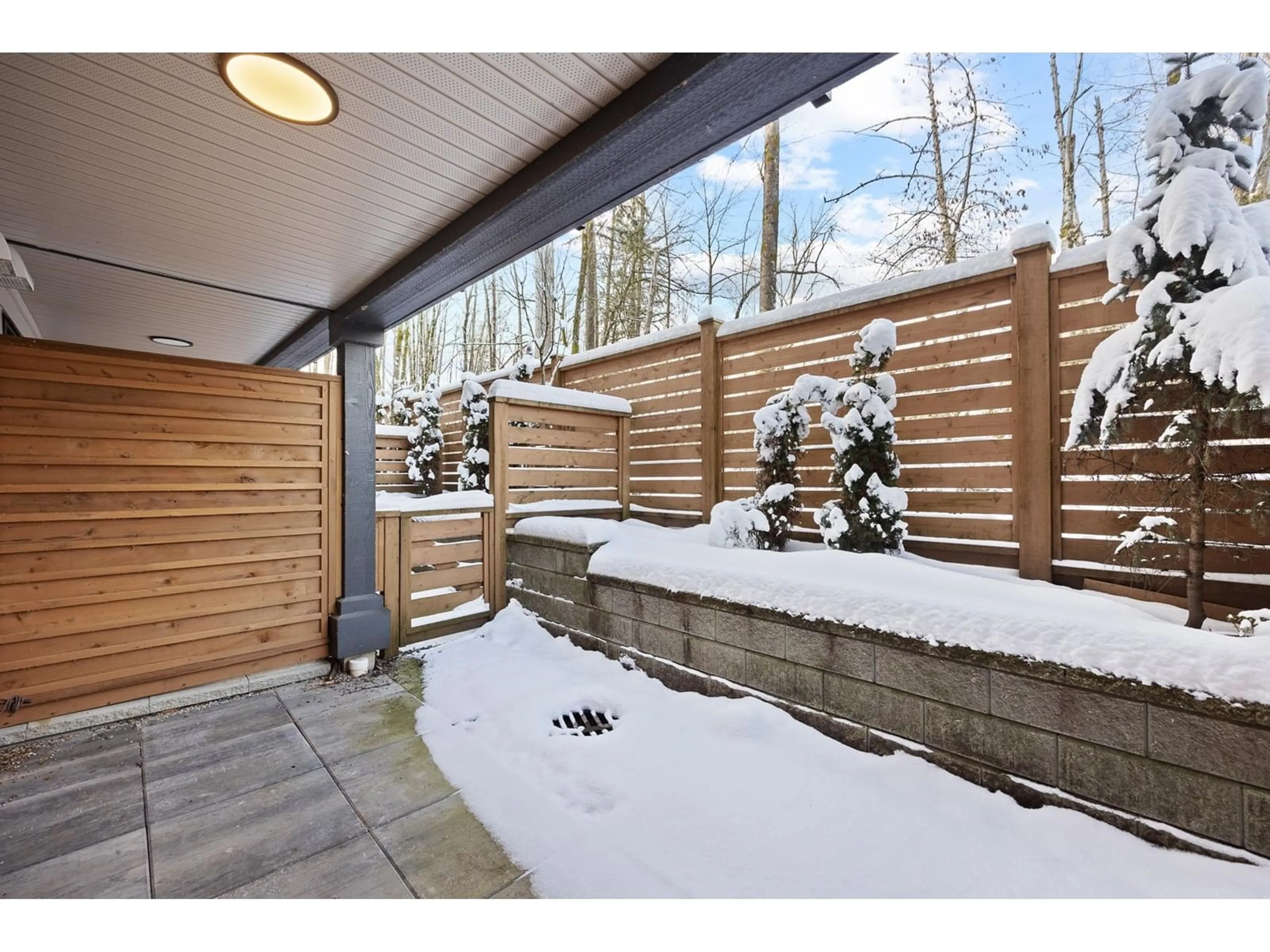 Patio, street for 9 19918 75A AVENUE, Langley British Columbia V2Y3N7