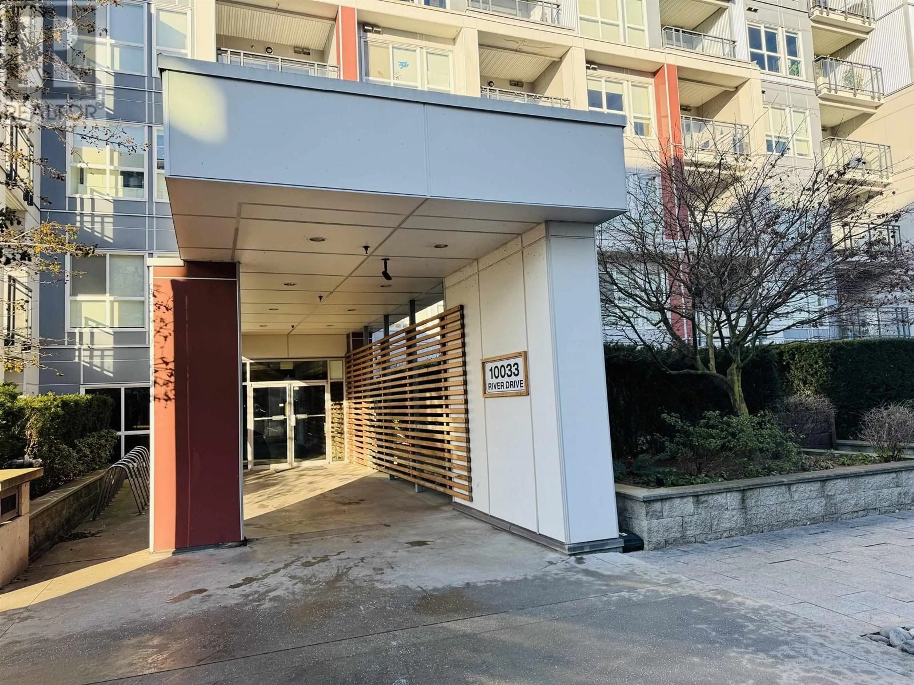 Indoor foyer for 206 - 10033 RIVER DRIVE, Richmond British Columbia V6X0L1
