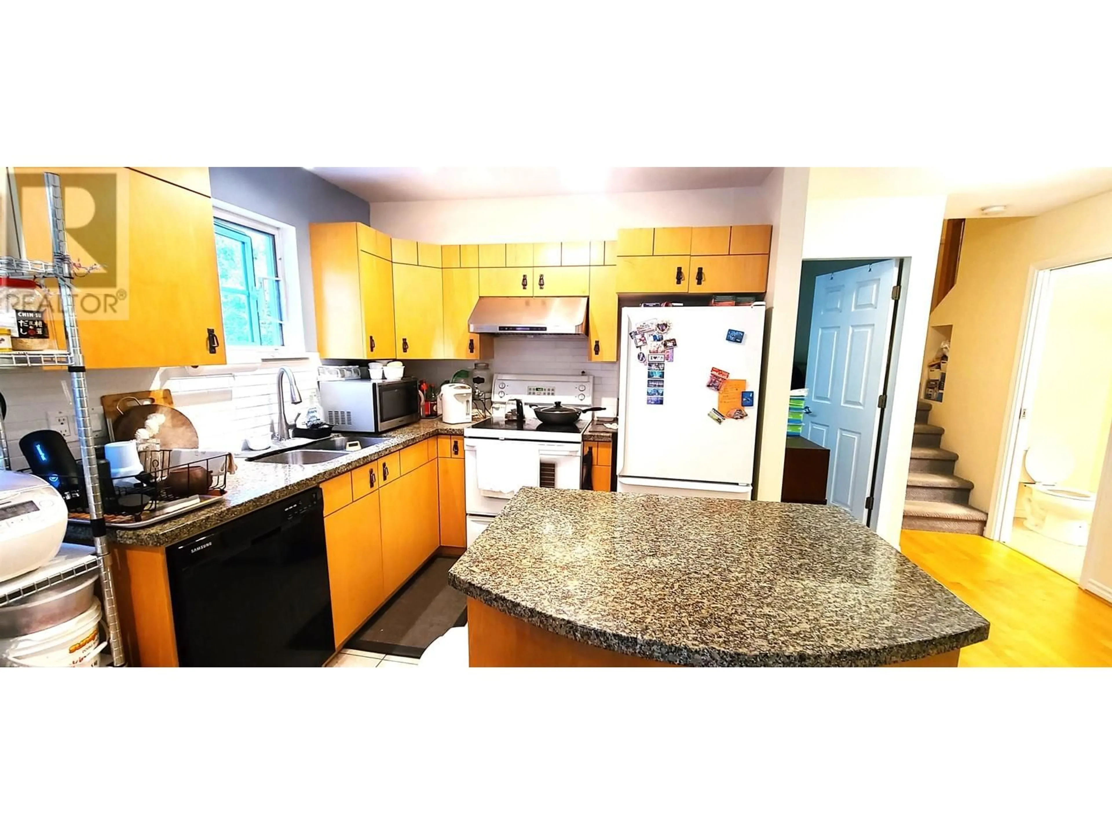 Open concept kitchen, unknown for 37 7488 SOUTHWYNDE AVENUE, Burnaby British Columbia V3N5C6