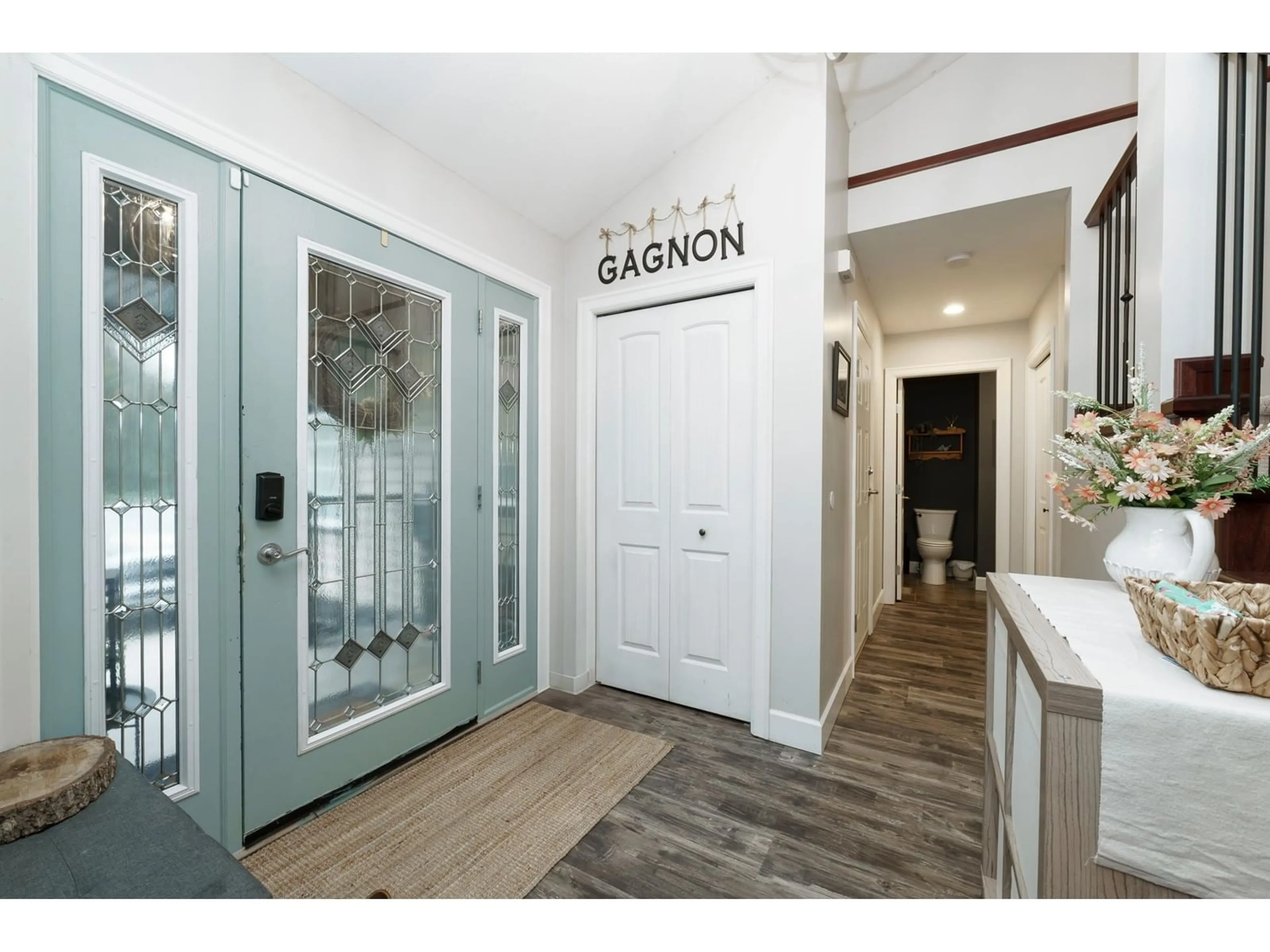 Indoor entryway for 29809 DEWDNEY TRUNK, Mission British Columbia V4S1B7