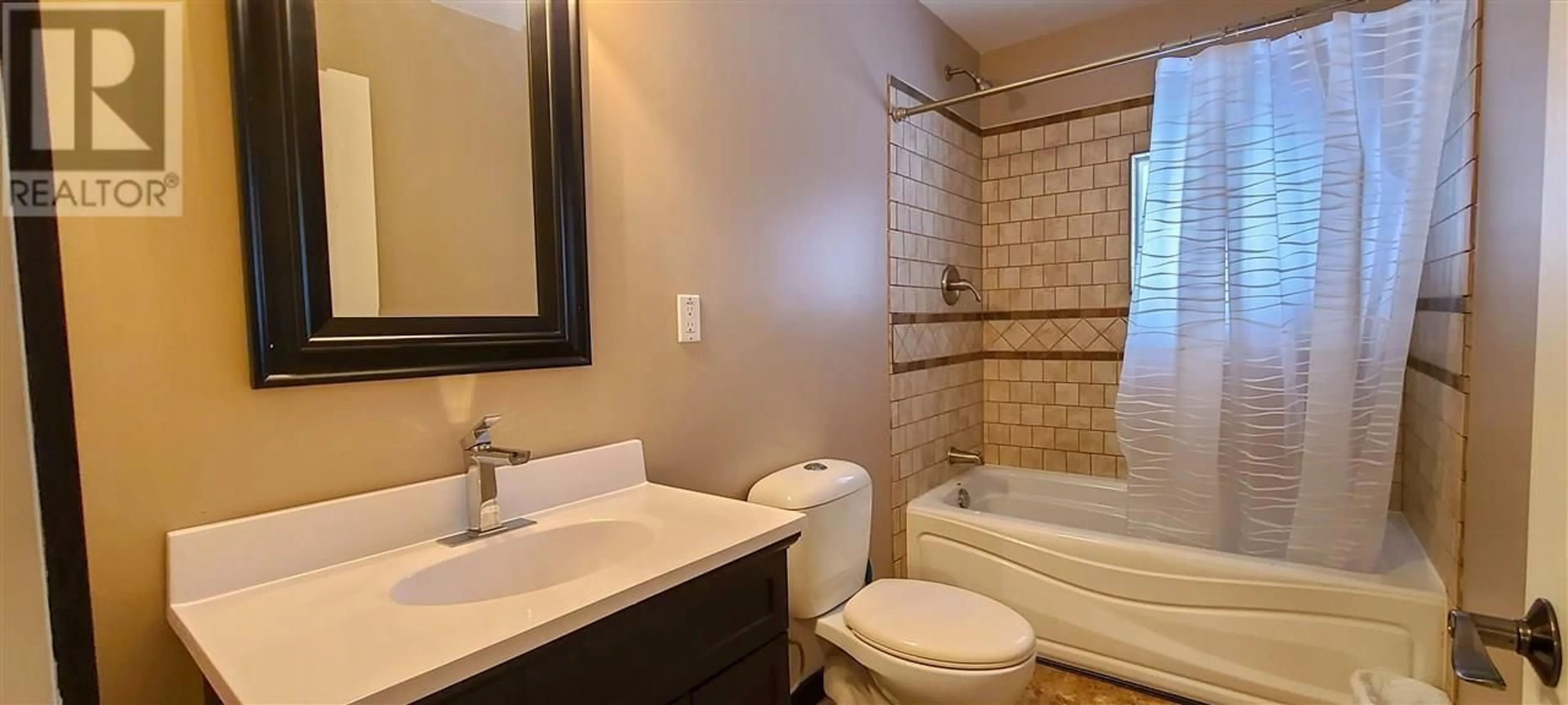 Standard bathroom, ceramic/tile floor for 10 GANDER CRESCENT, Kitimat British Columbia V8C1P5