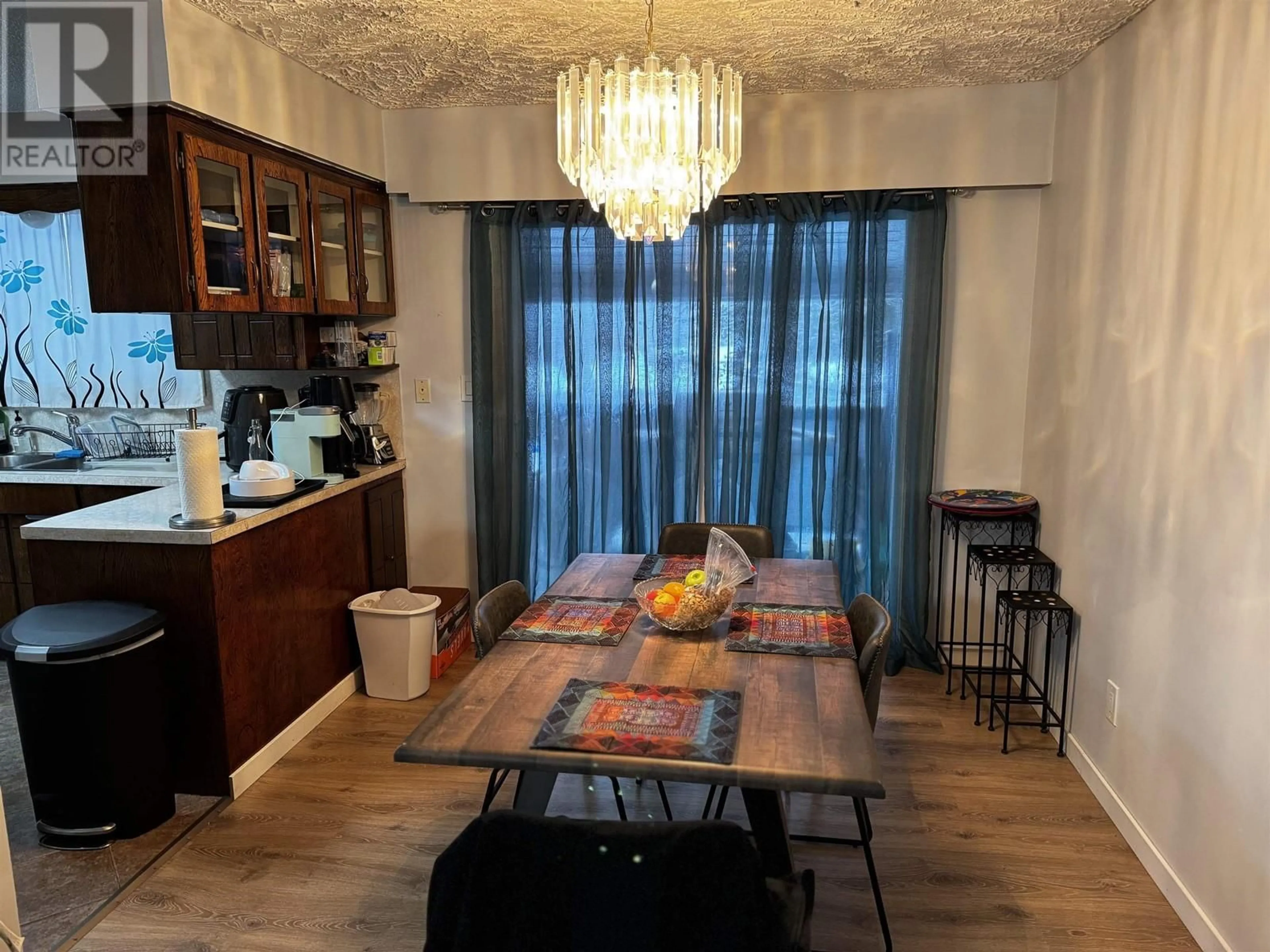 Dining room, wood/laminate floor for 427 MIDNIGHT DRIVE, Williams Lake British Columbia V2G4E4