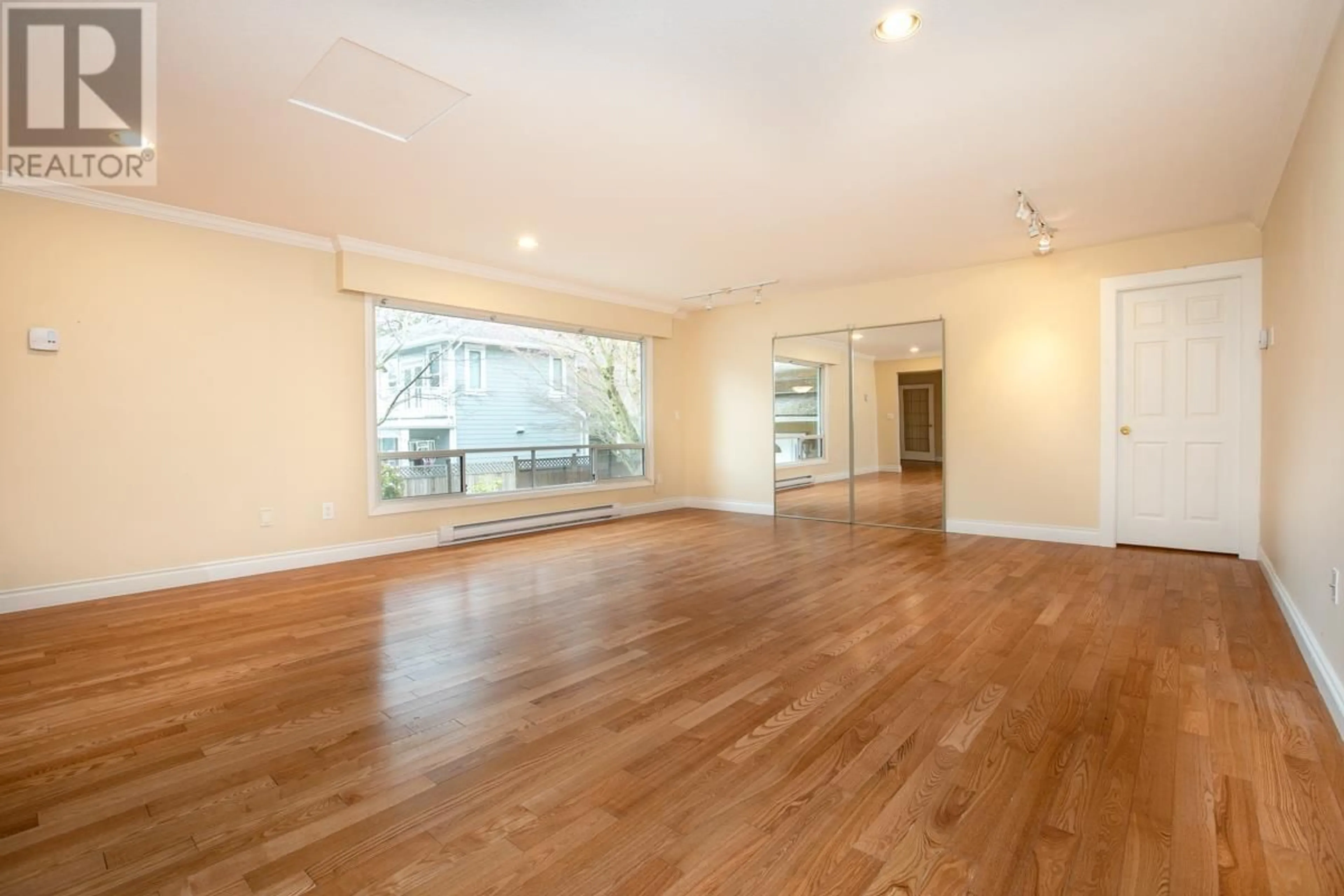 A pic of a room for 5065 1 AVENUE, Delta British Columbia V4M1B4