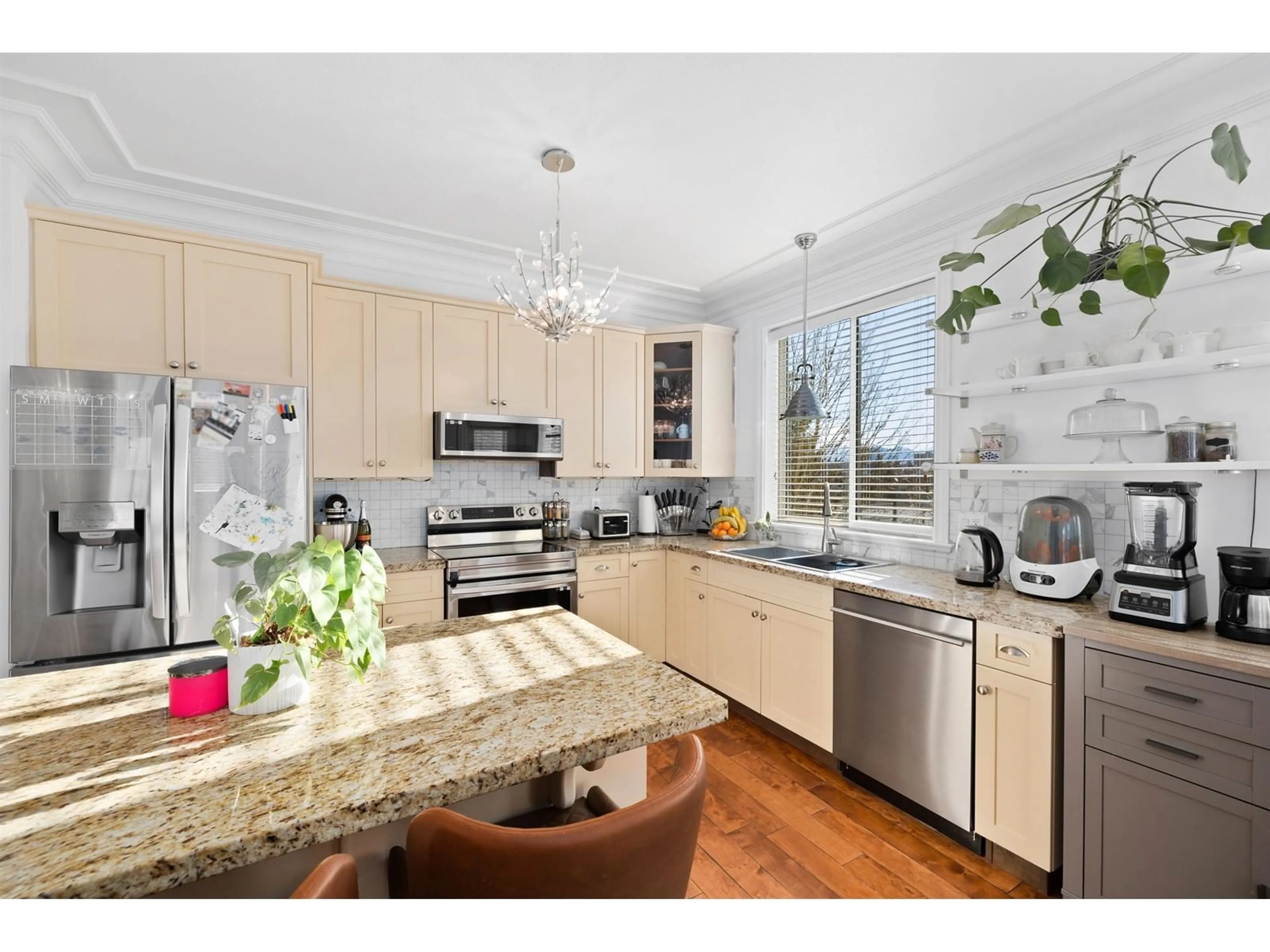 Open concept kitchen, unknown for 205 - 32729 GARIBALDI, Abbotsford British Columbia V2T0A6
