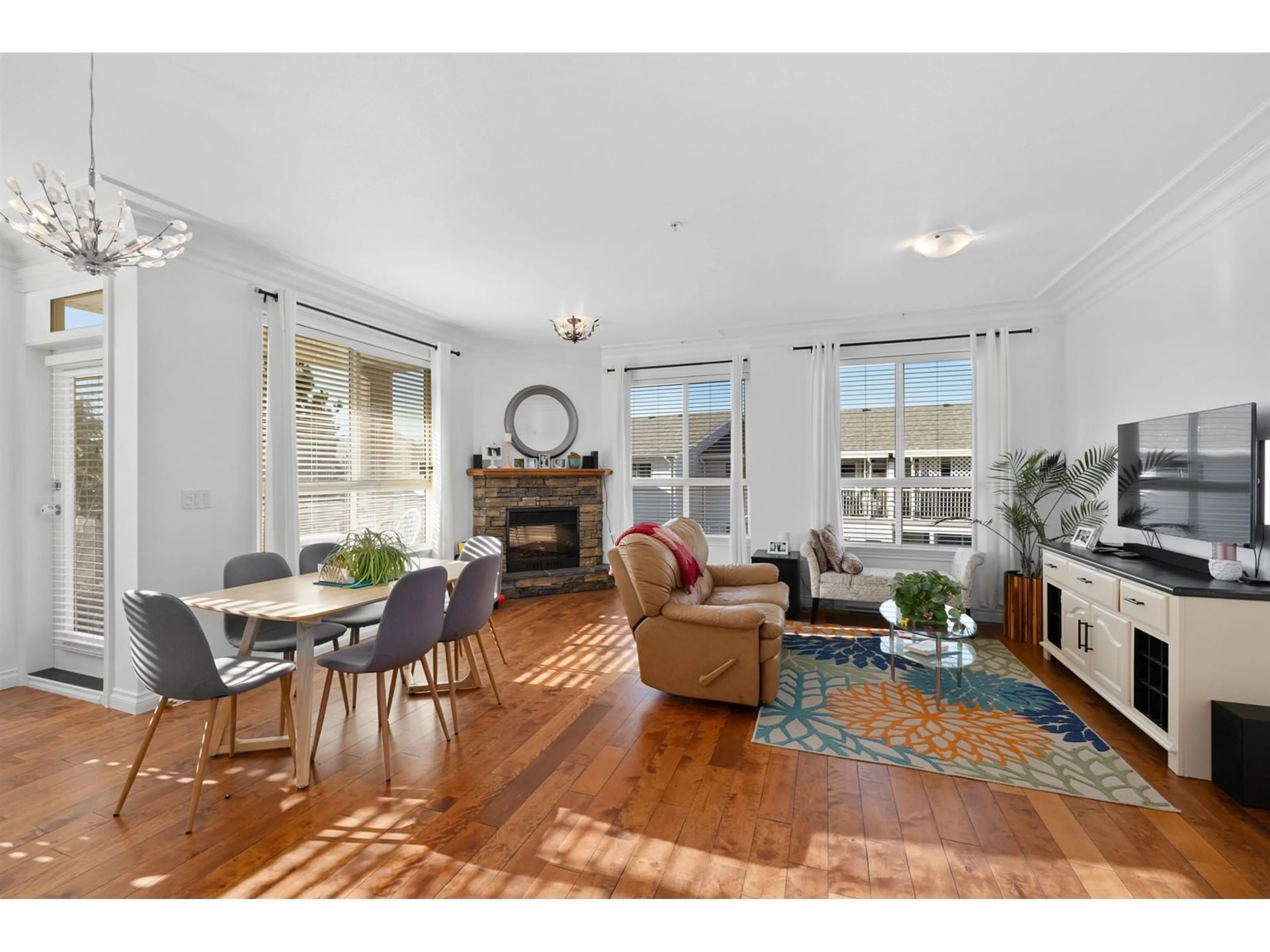 Living room with furniture, unknown for 205 - 32729 GARIBALDI, Abbotsford British Columbia V2T0A6