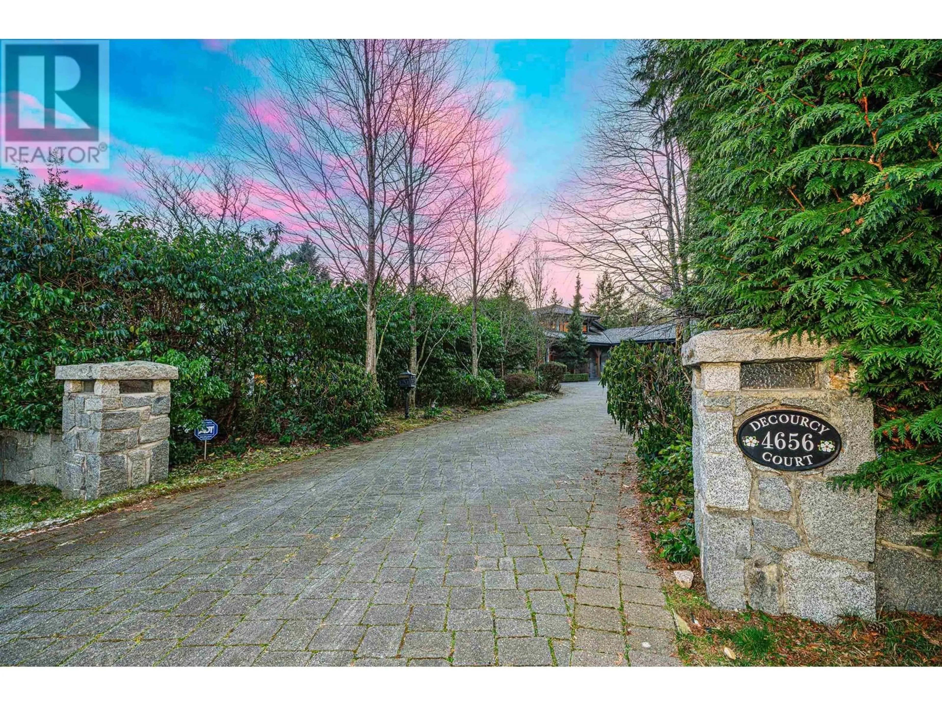 A pic from outside/outdoor area/front of a property/back of a property/a pic from drone, street for 4656 DECOURCY COURT, West Vancouver British Columbia V7W3J5