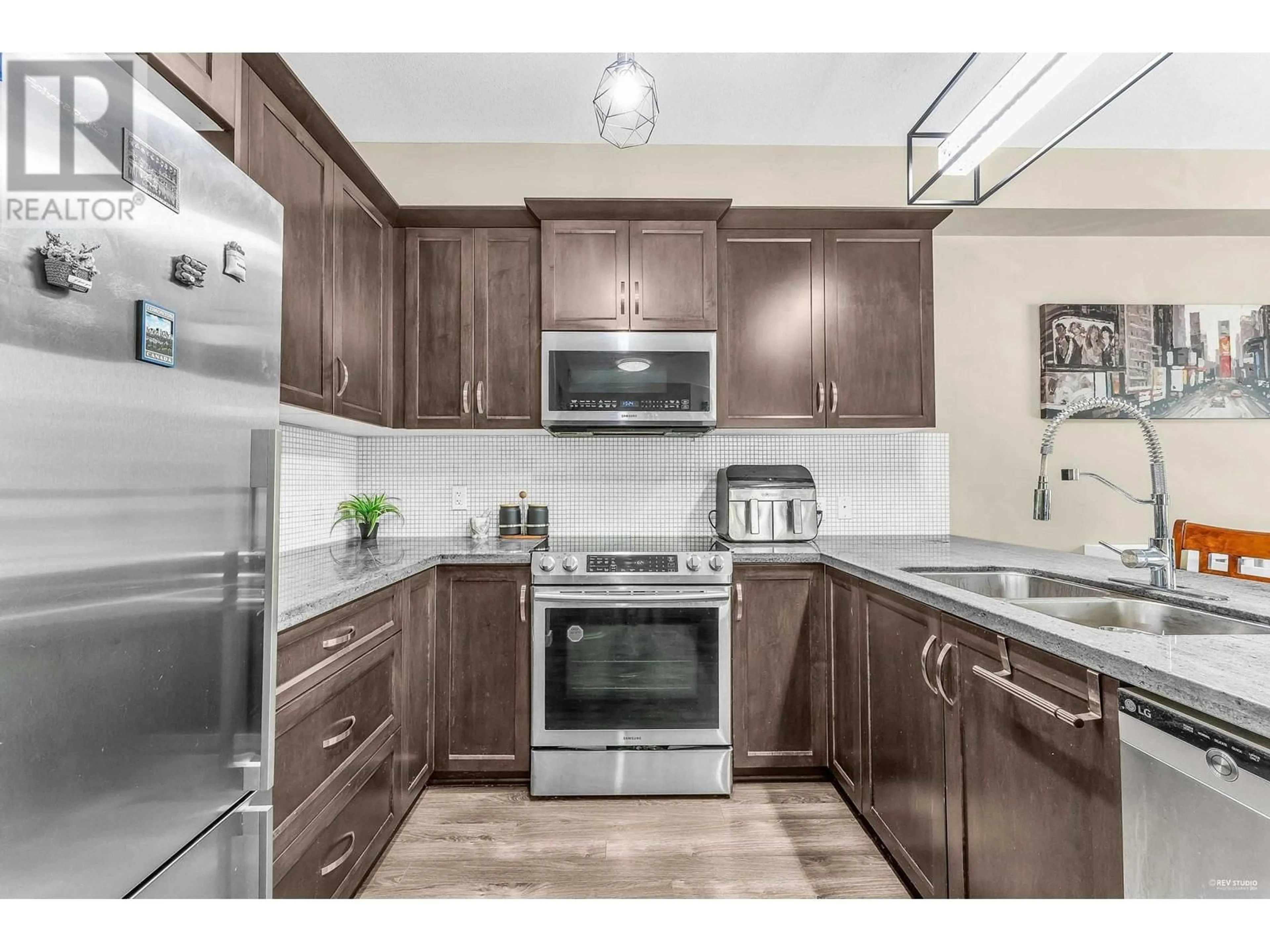 Standard kitchen, unknown for 5 23986 104 AVENUE, Maple Ridge British Columbia V2W0G8