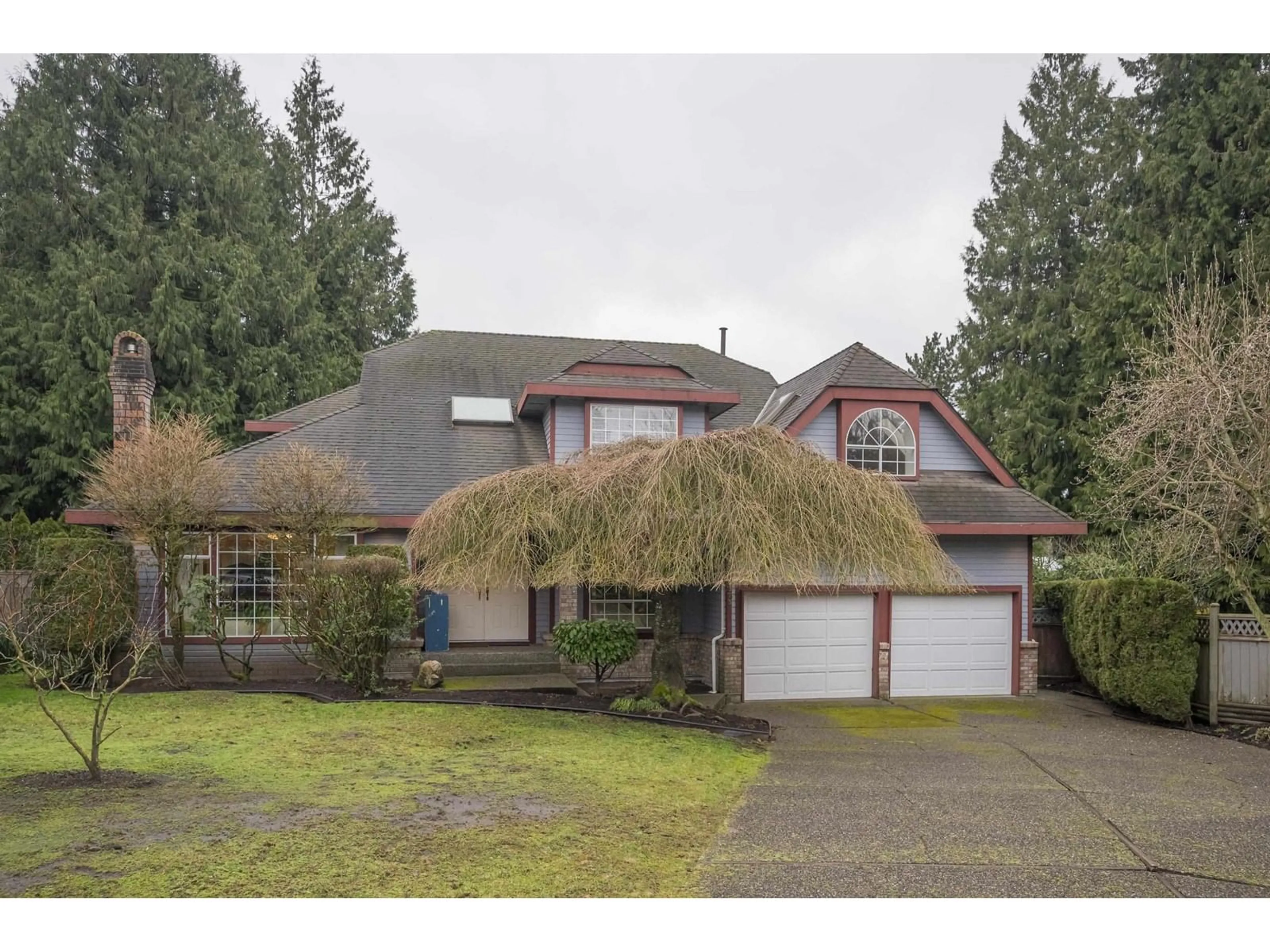 Home with vinyl exterior material, street for 12373 BOUNDARY, Surrey British Columbia V3X2C3