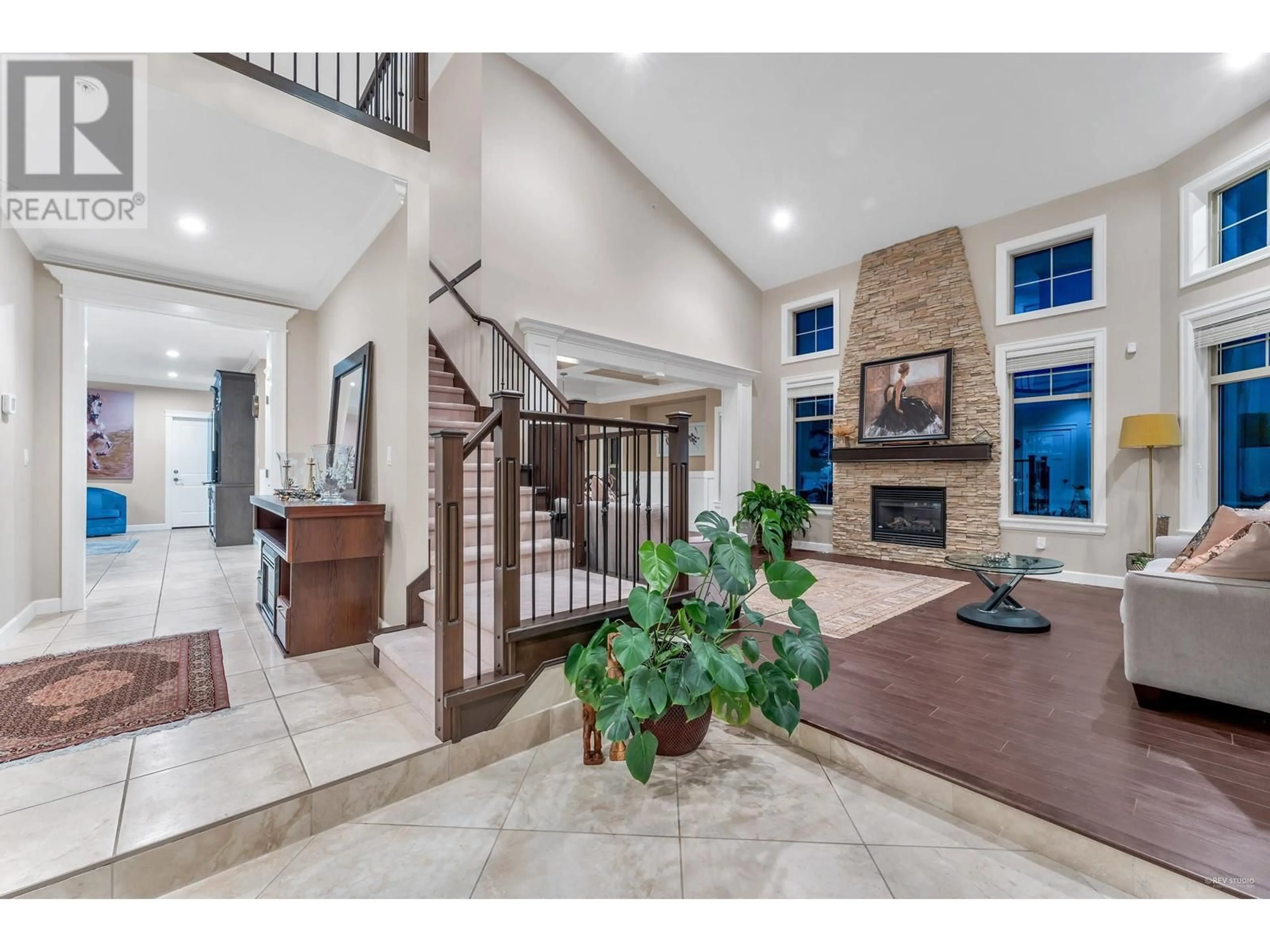 Indoor entryway for 13406 236 STREET, Maple Ridge British Columbia V4R0E4