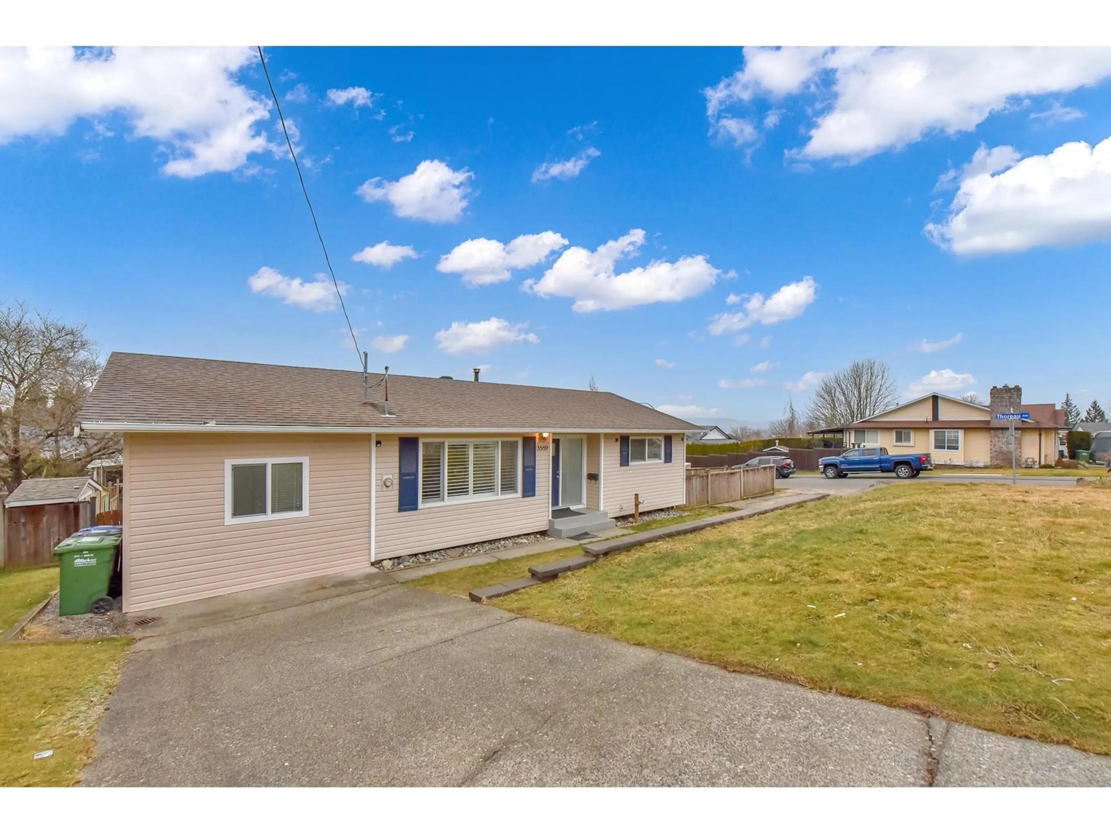 A pic from outside/outdoor area/front of a property/back of a property/a pic from drone, street for 3589 WALDEN STREET, Abbotsford British Columbia V2S5B2