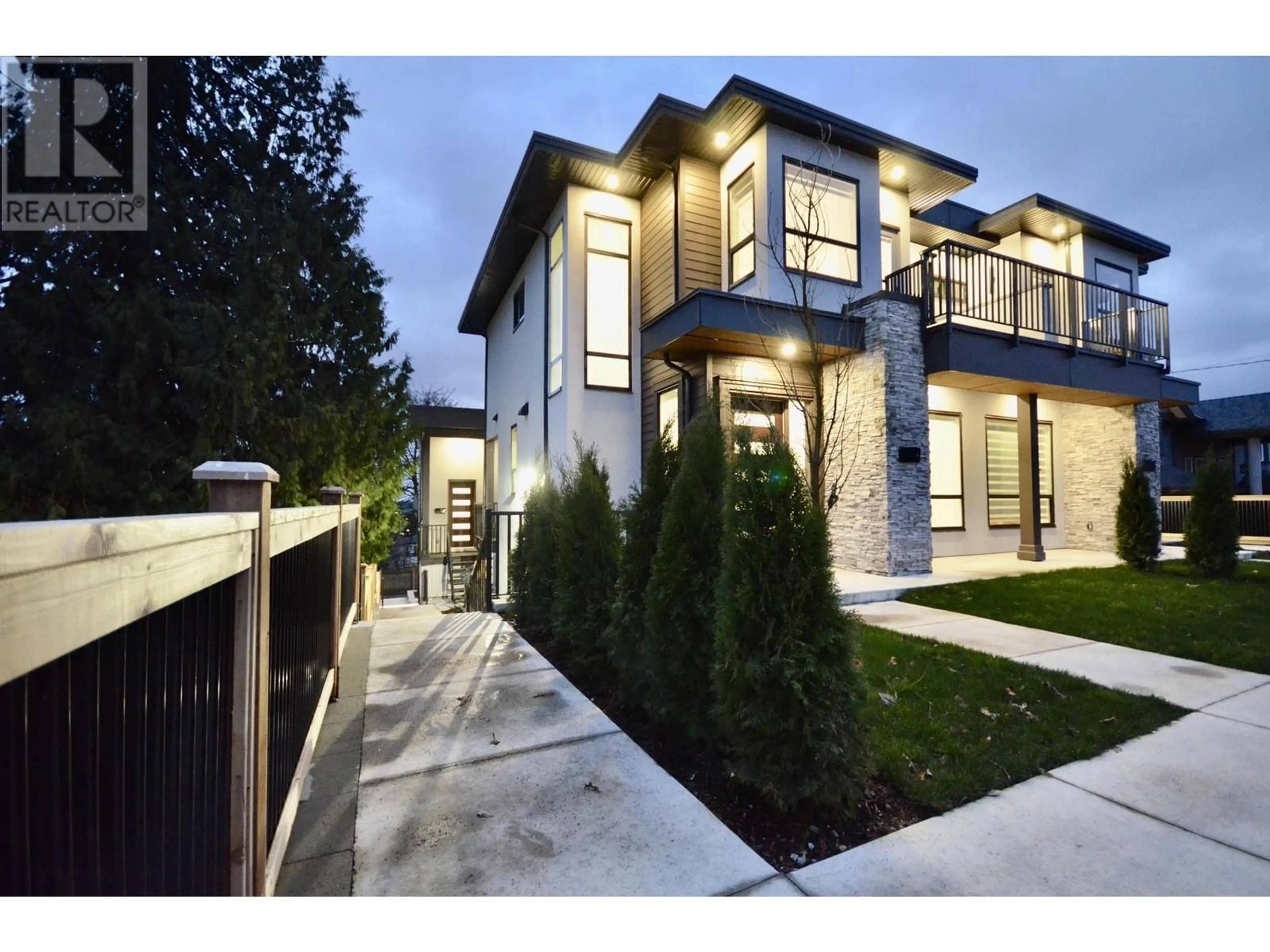 Home with brick exterior material, street for 104 - 942 STEWART AVENUE, Coquitlam British Columbia V3K2N6
