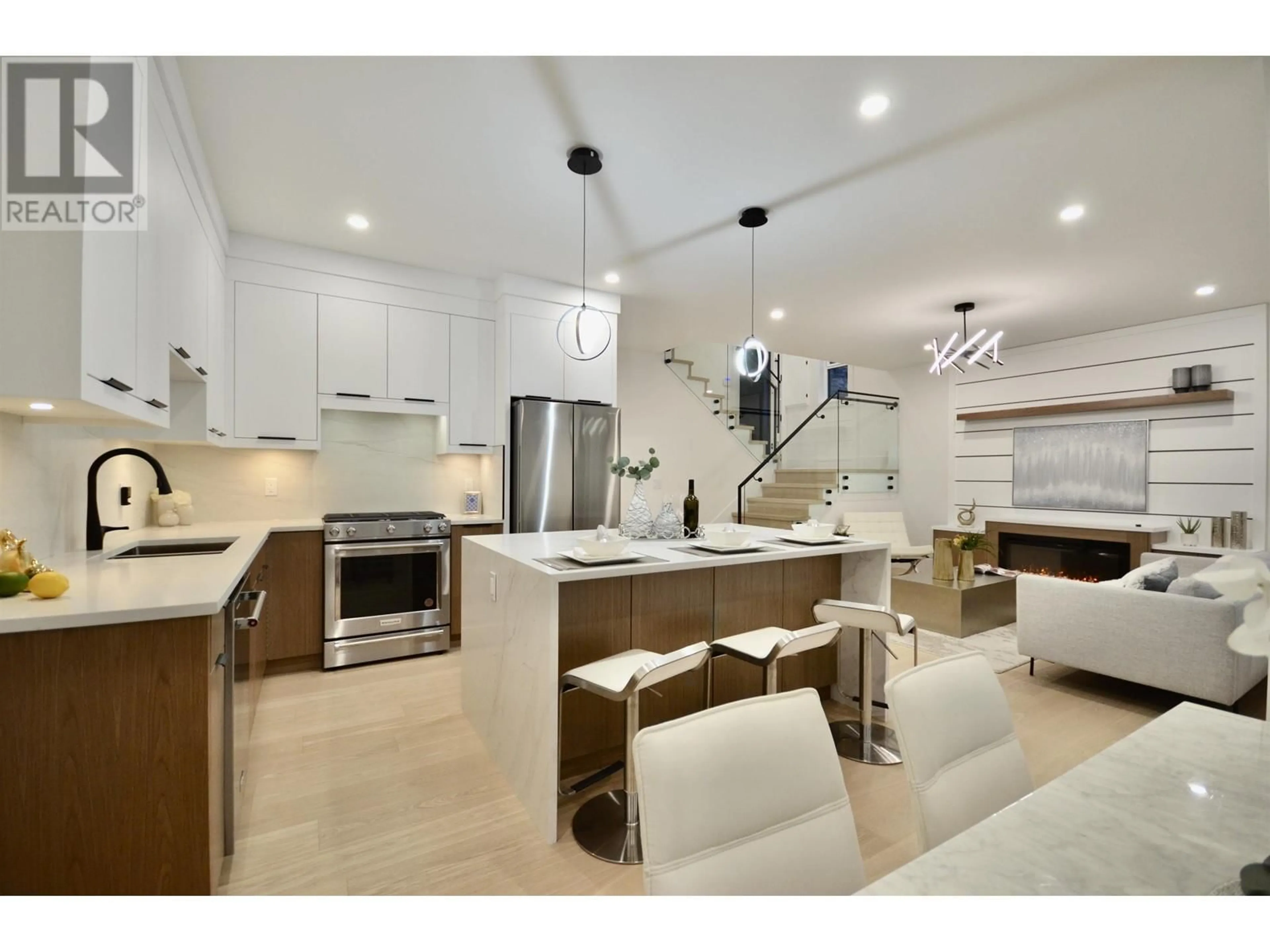 Open concept kitchen, ceramic/tile floor for 104 - 942 STEWART AVENUE, Coquitlam British Columbia V3K2N6