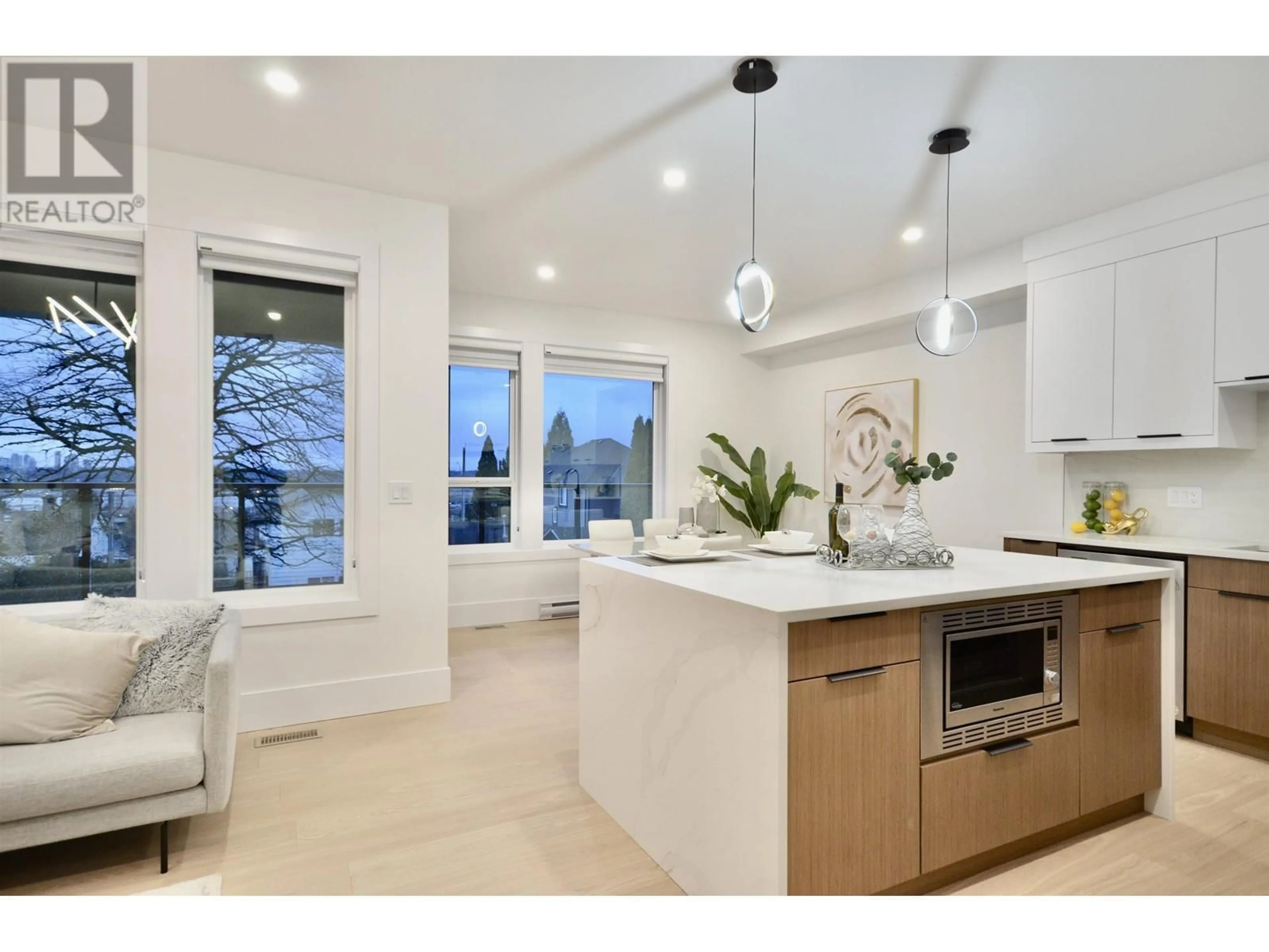 Open concept kitchen, ceramic/tile floor for 104 - 942 STEWART AVENUE, Coquitlam British Columbia V3K2N6