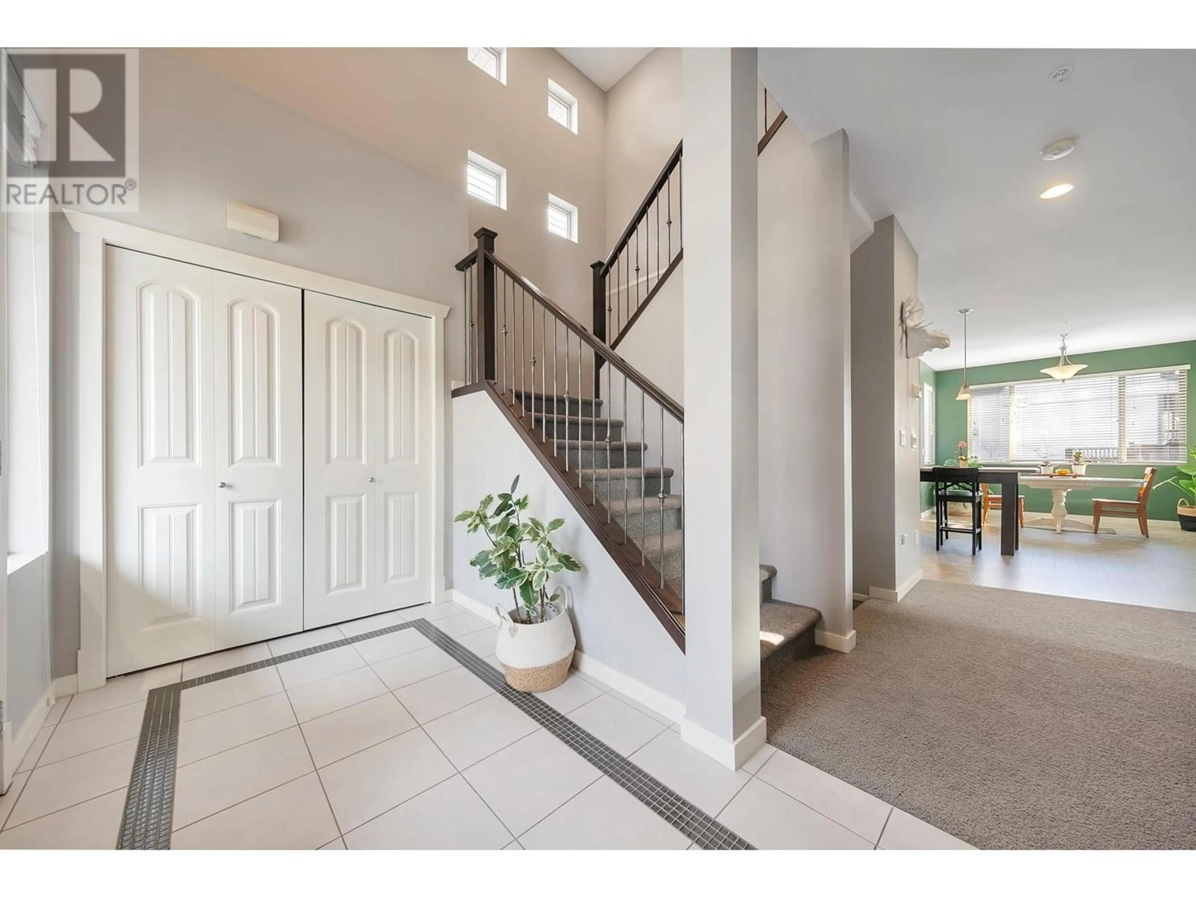 Indoor foyer for 10690 248 STREET, Maple Ridge British Columbia V2W0E1