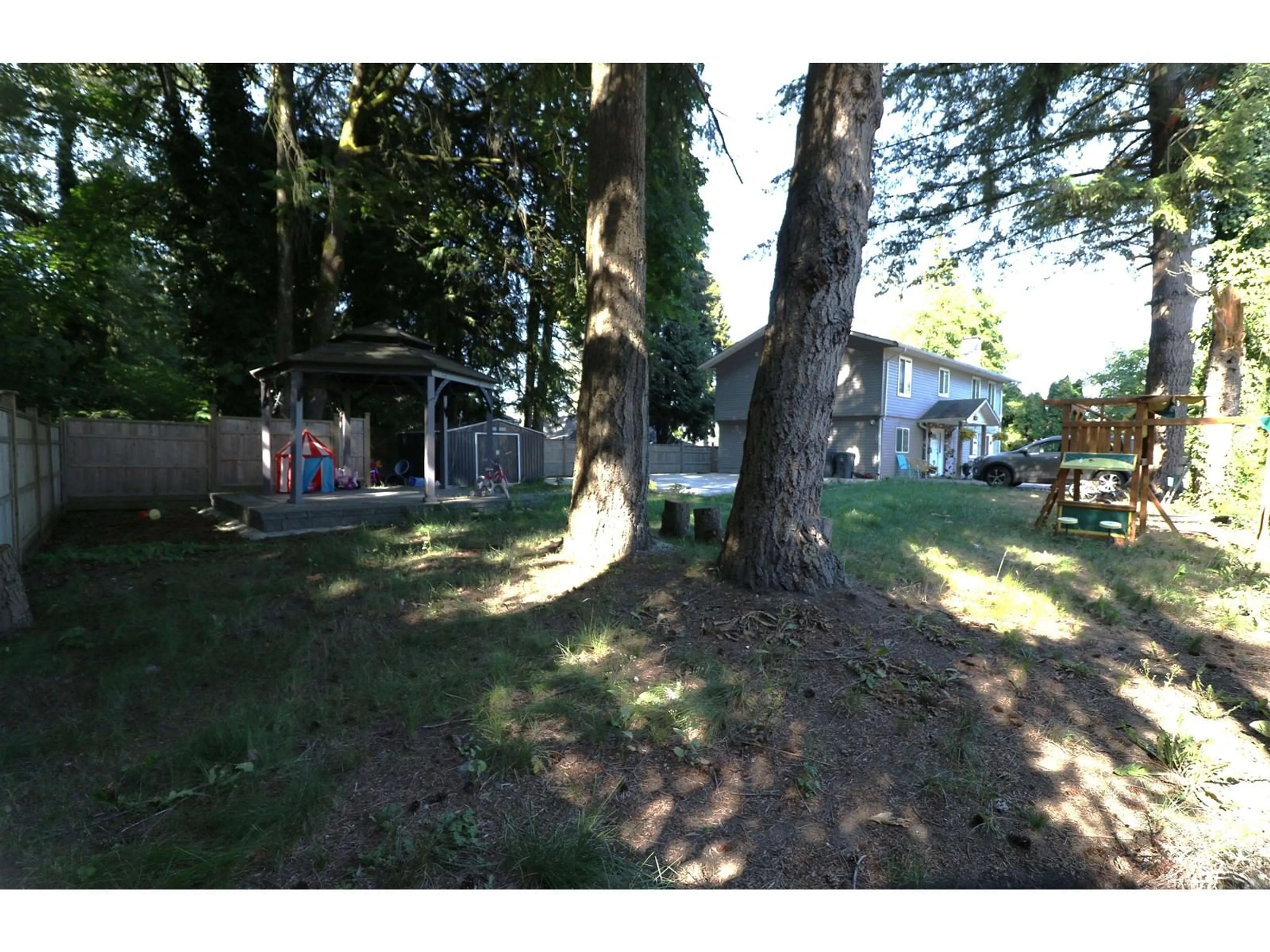 A pic from outside/outdoor area/front of a property/back of a property/a pic from drone, forest/trees view for 7857 140 STREET, Surrey British Columbia V3W5K5