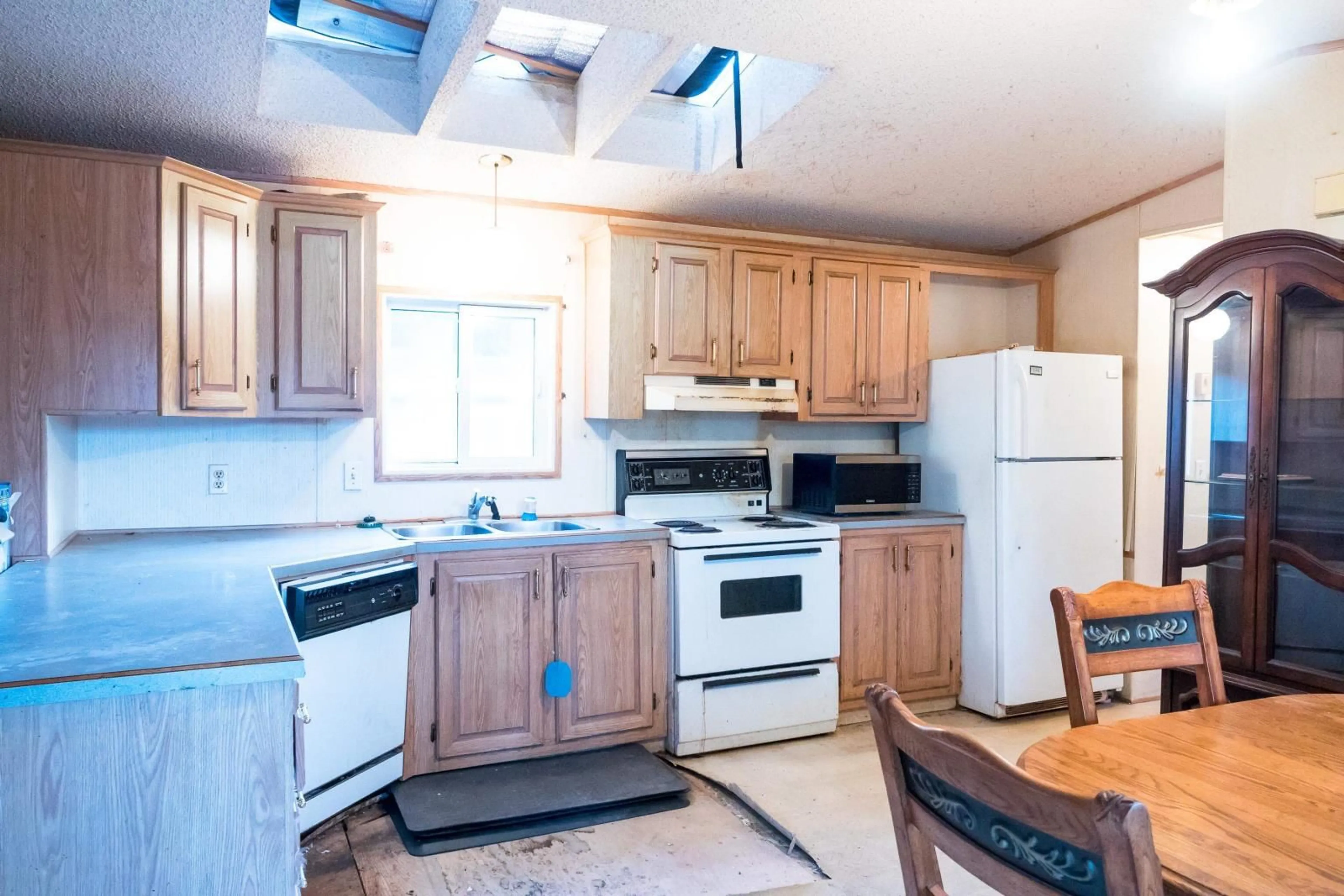 Standard kitchen, unknown for 32 45715 ALMA AVENUE|Vedder Crossing, Chilliwack British Columbia V2R3M5