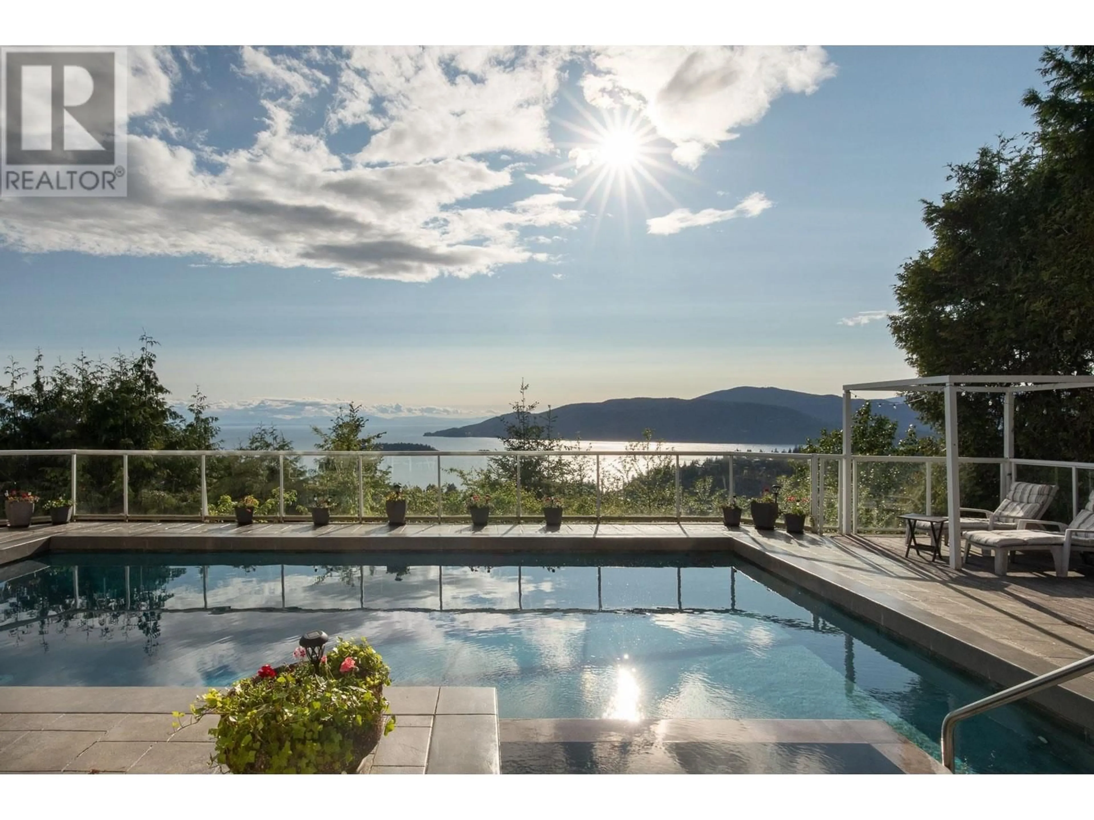 Pool for 4729 WOODBURN ROAD, West Vancouver British Columbia V7S3A8