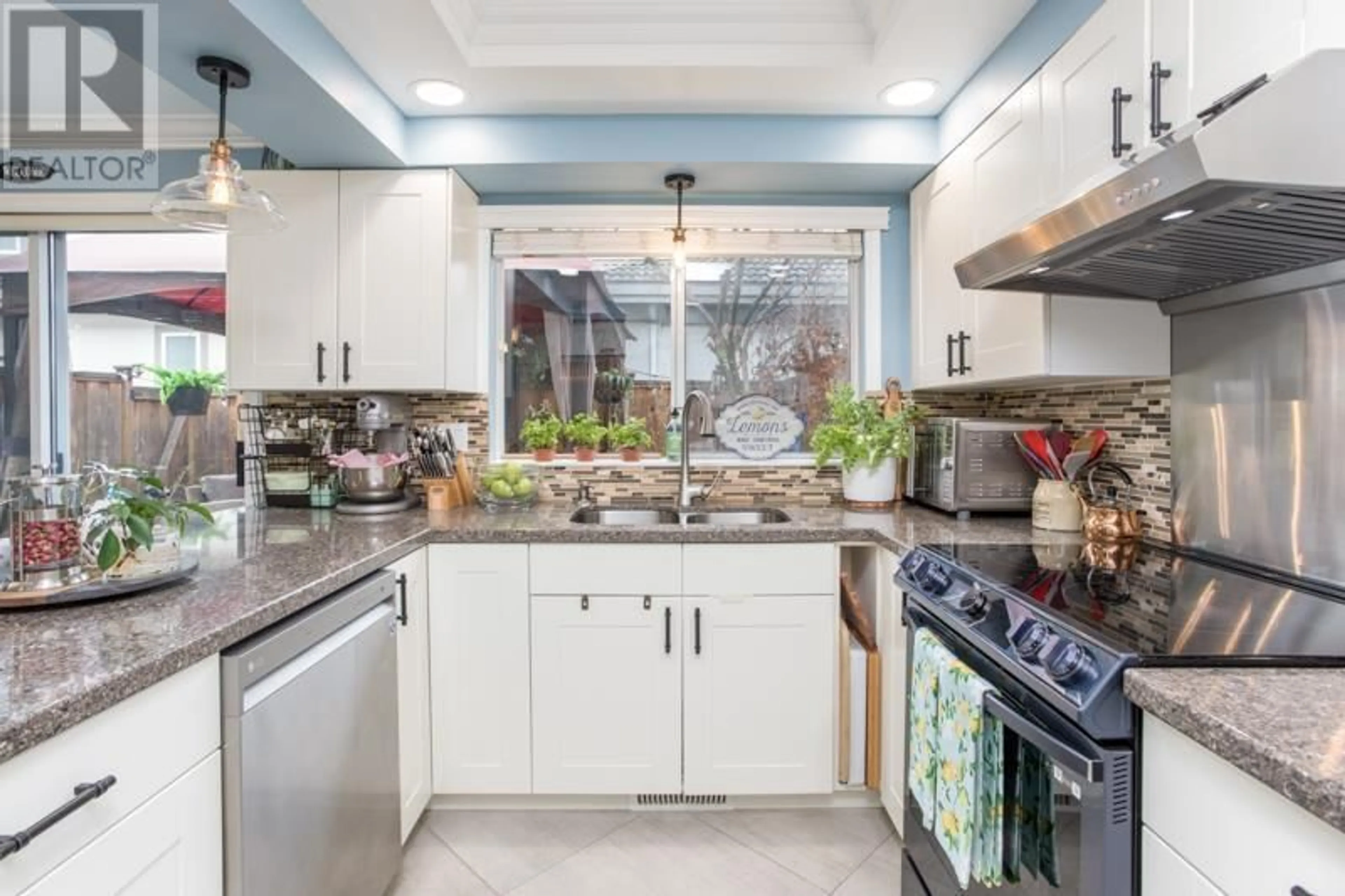 Contemporary kitchen, ceramic/tile floor for 9 5311 LACKNER CRESCENT, Richmond British Columbia V7E6B7