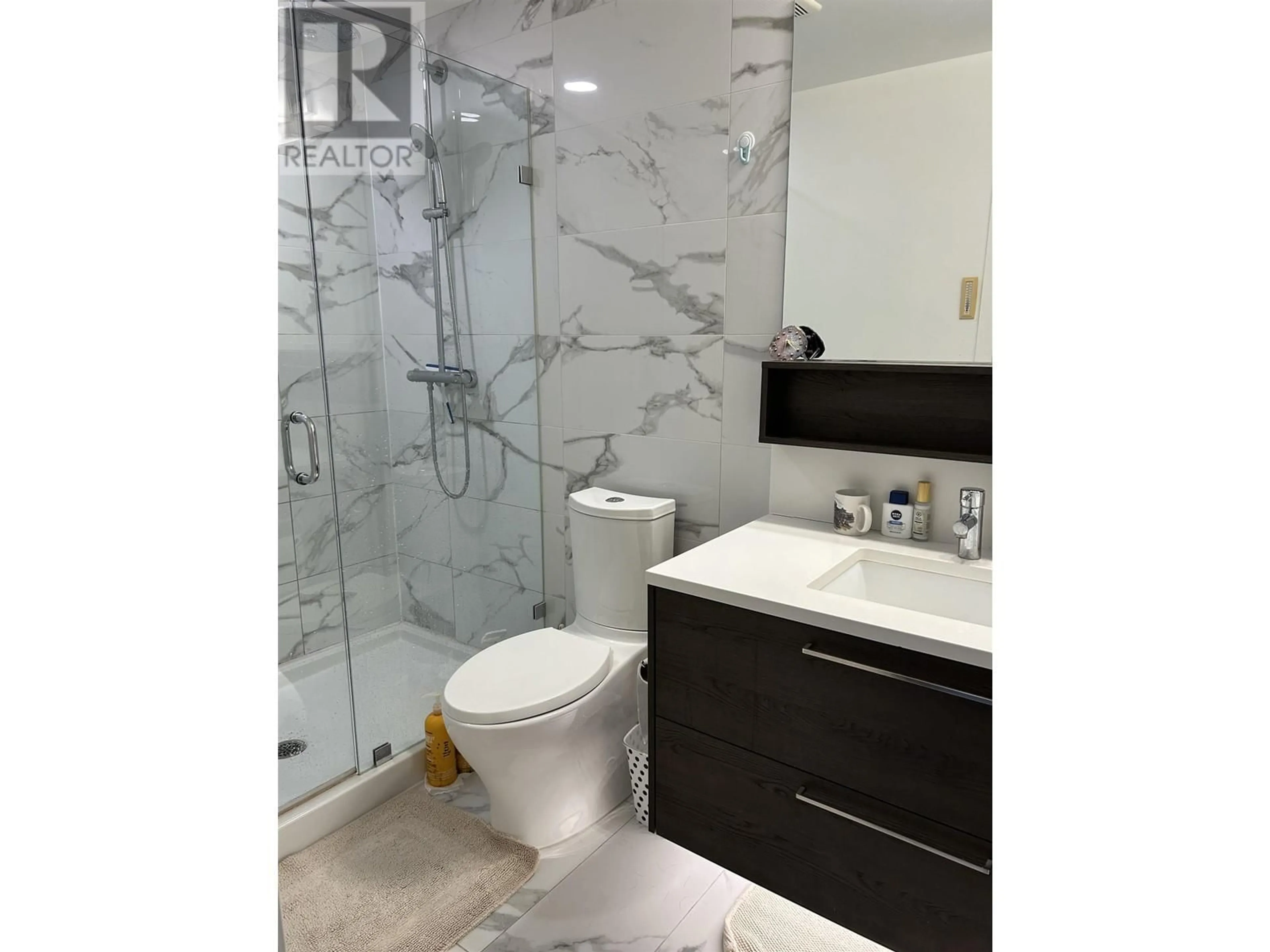 Contemporary bathroom, ceramic/tile floor for 1102 4458 BERESFORD STREET, Burnaby British Columbia V5H0J1