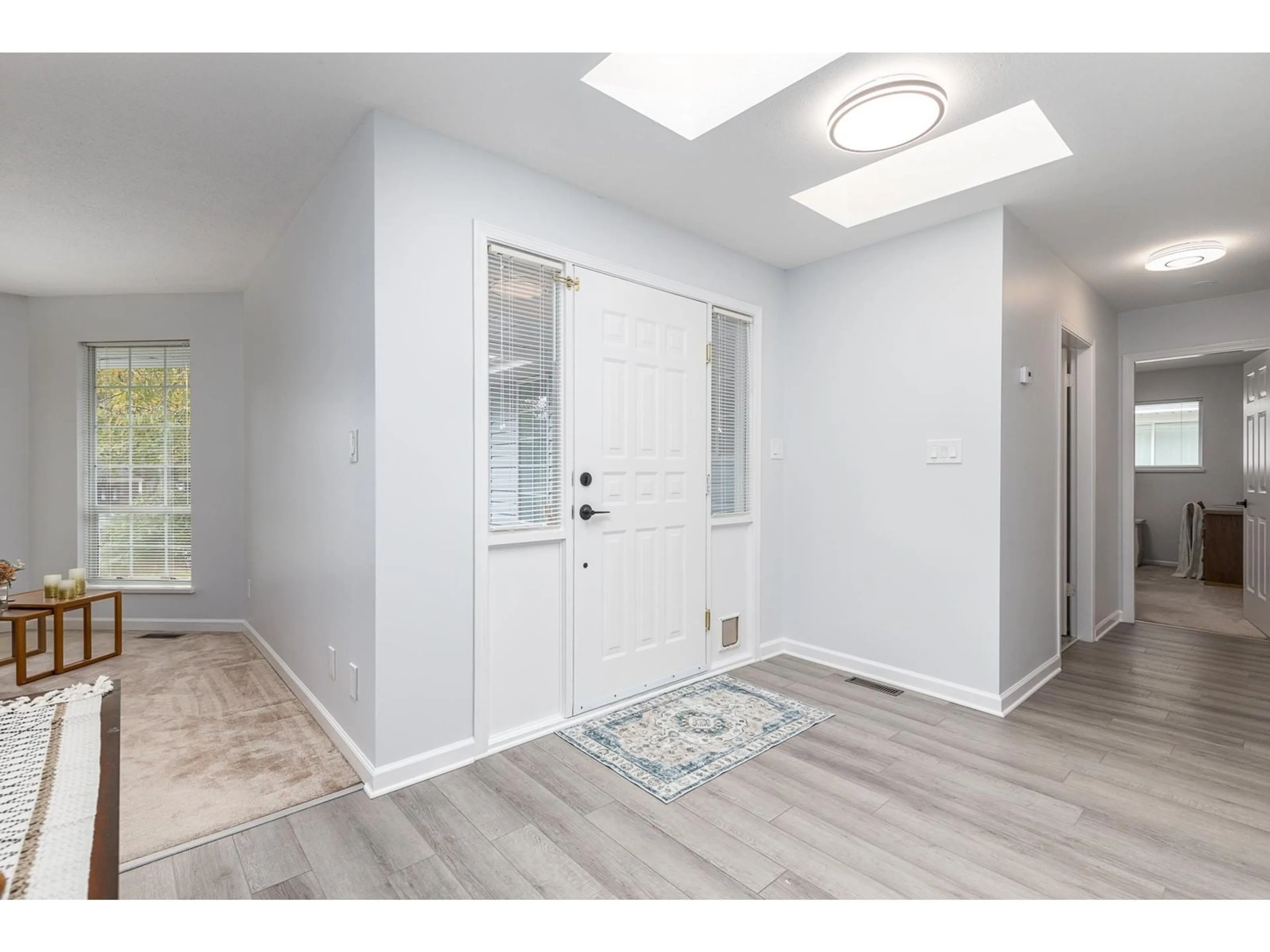 Indoor entryway for 14129 16A, Surrey British Columbia V4A8K2