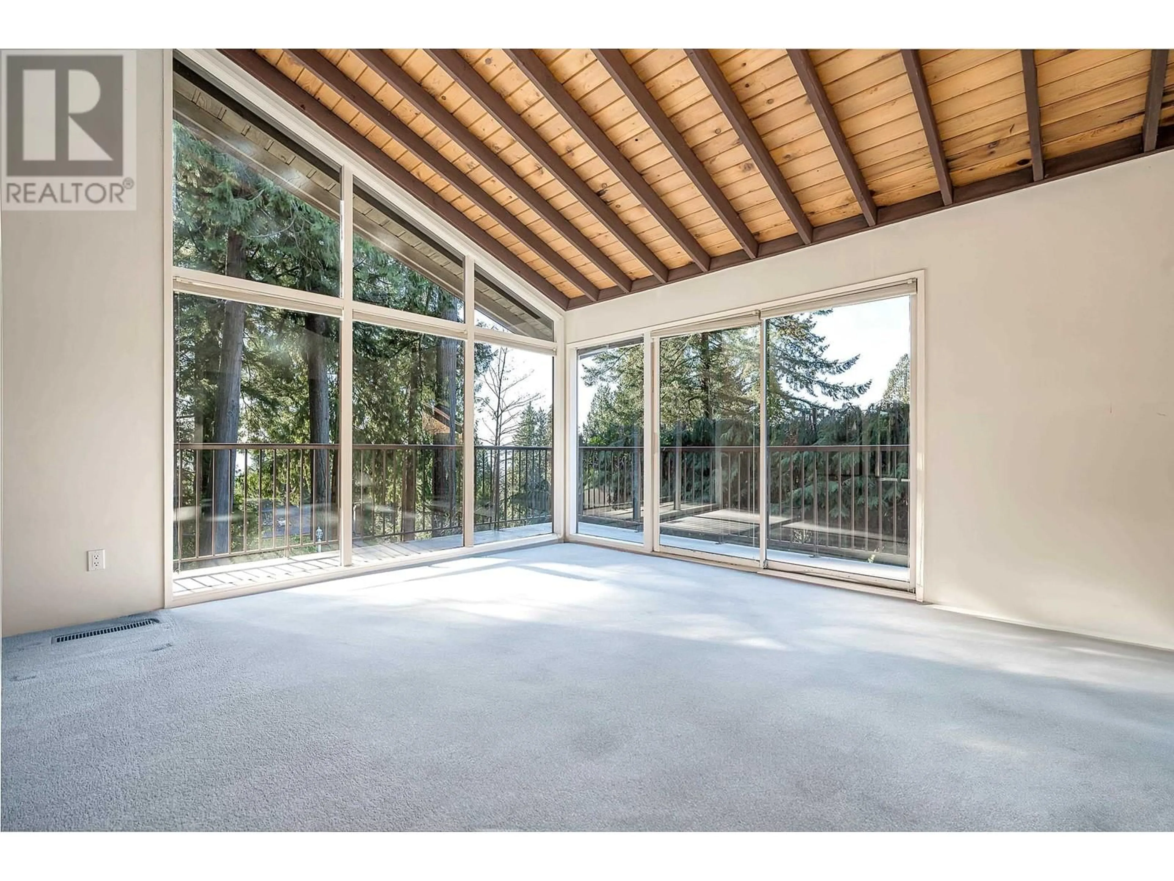 Indoor foyer for 2665 PALMERSTON AVENUE, West Vancouver British Columbia V7V2W7