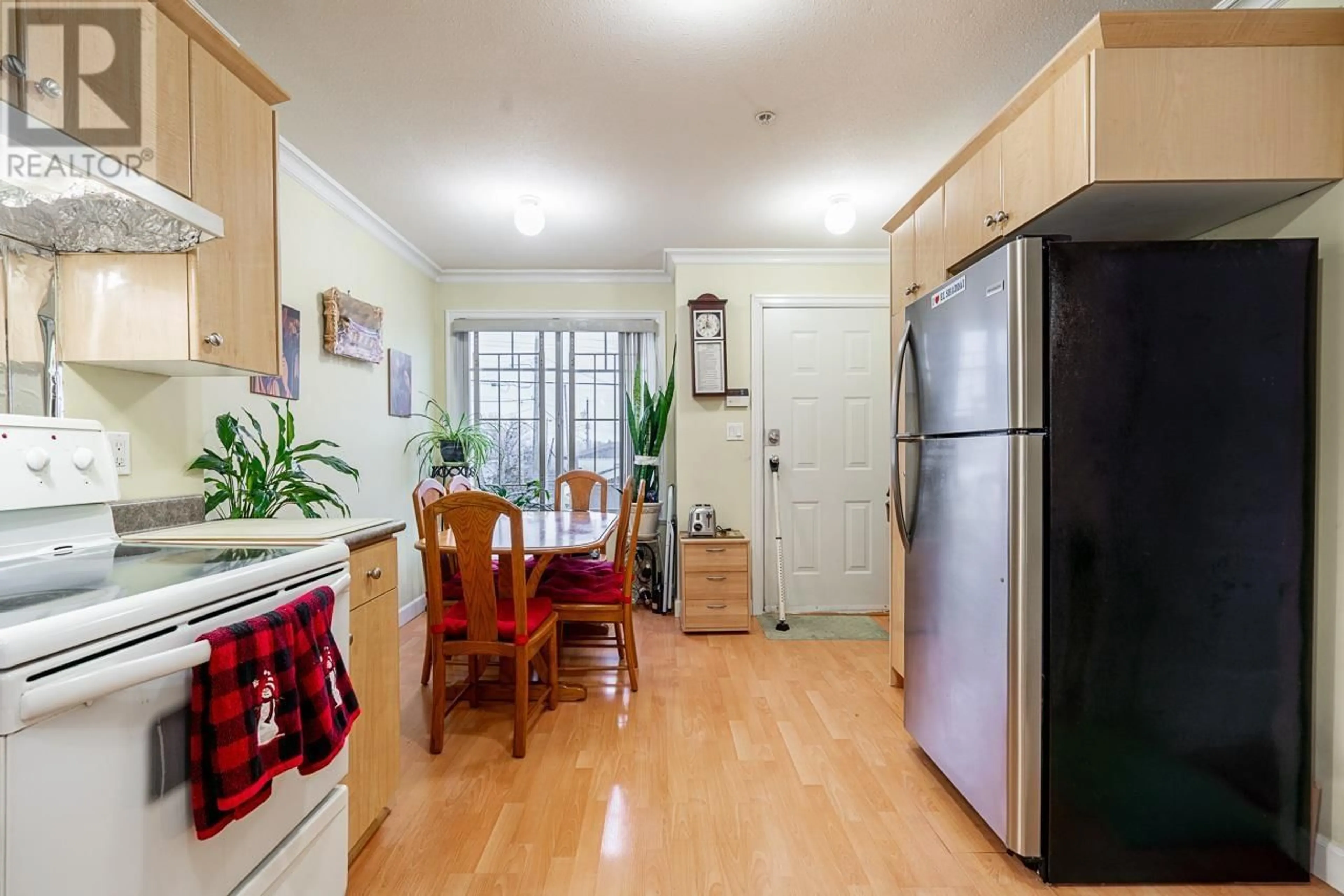 Standard kitchen, unknown for 1866 NANAIMO STREET, Vancouver British Columbia V5N5C2