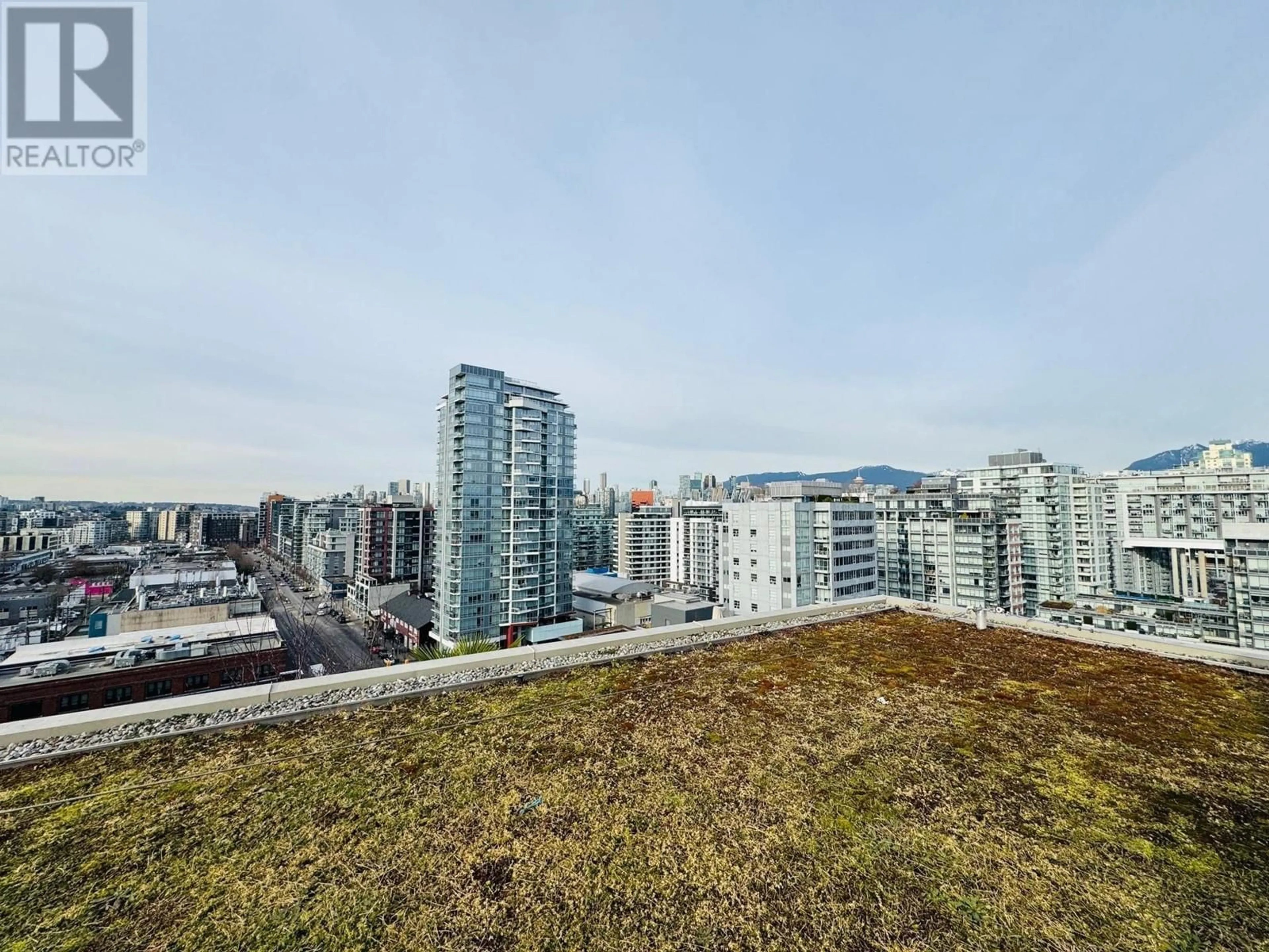 A pic from outside/outdoor area/front of a property/back of a property/a pic from drone, city buildings view from balcony for 808 180 E 2ND AVENUE, Vancouver British Columbia V5T0K4