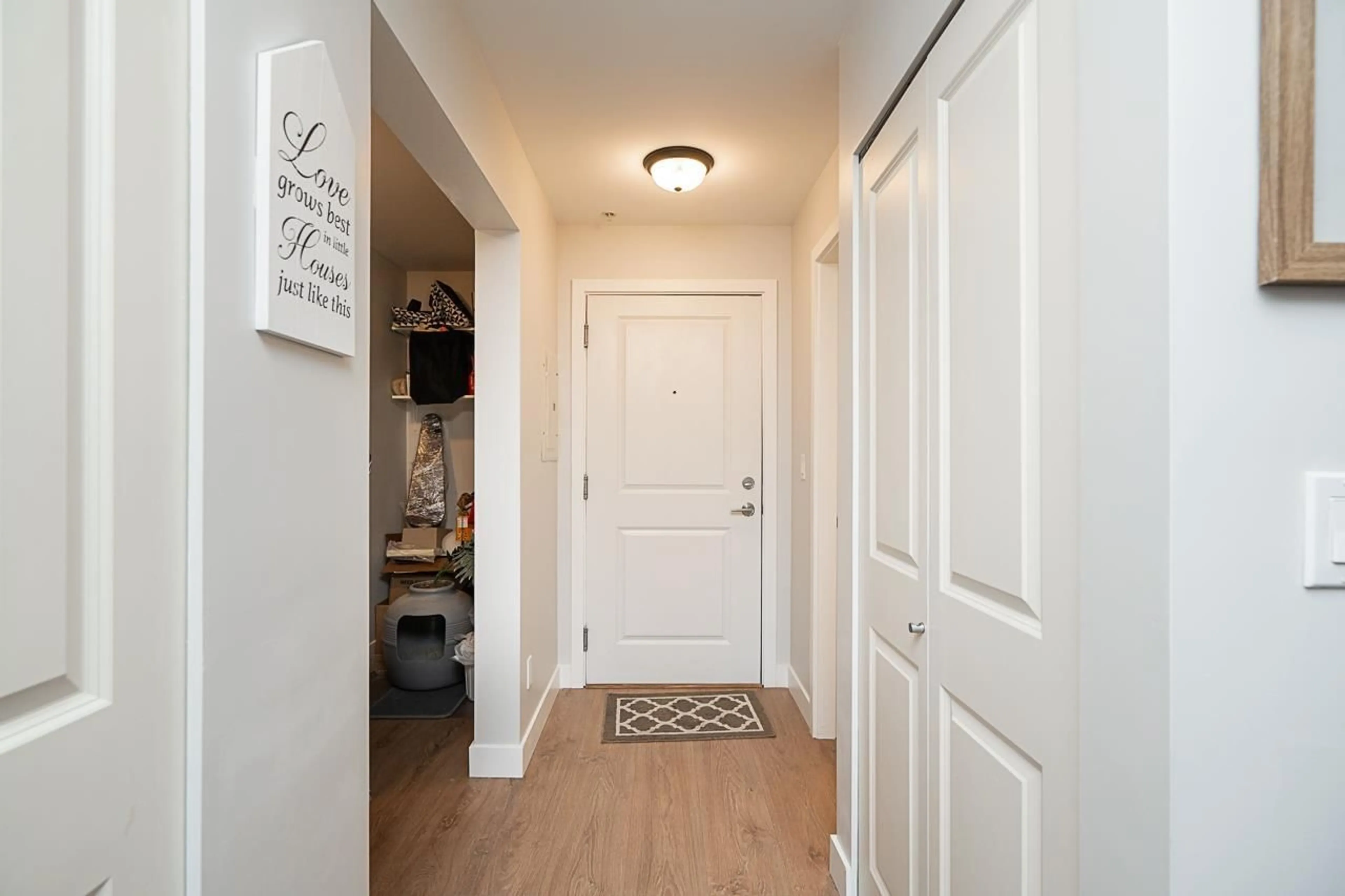 Indoor entryway for A310 8929 202 STREET, Langley British Columbia V1M0B4