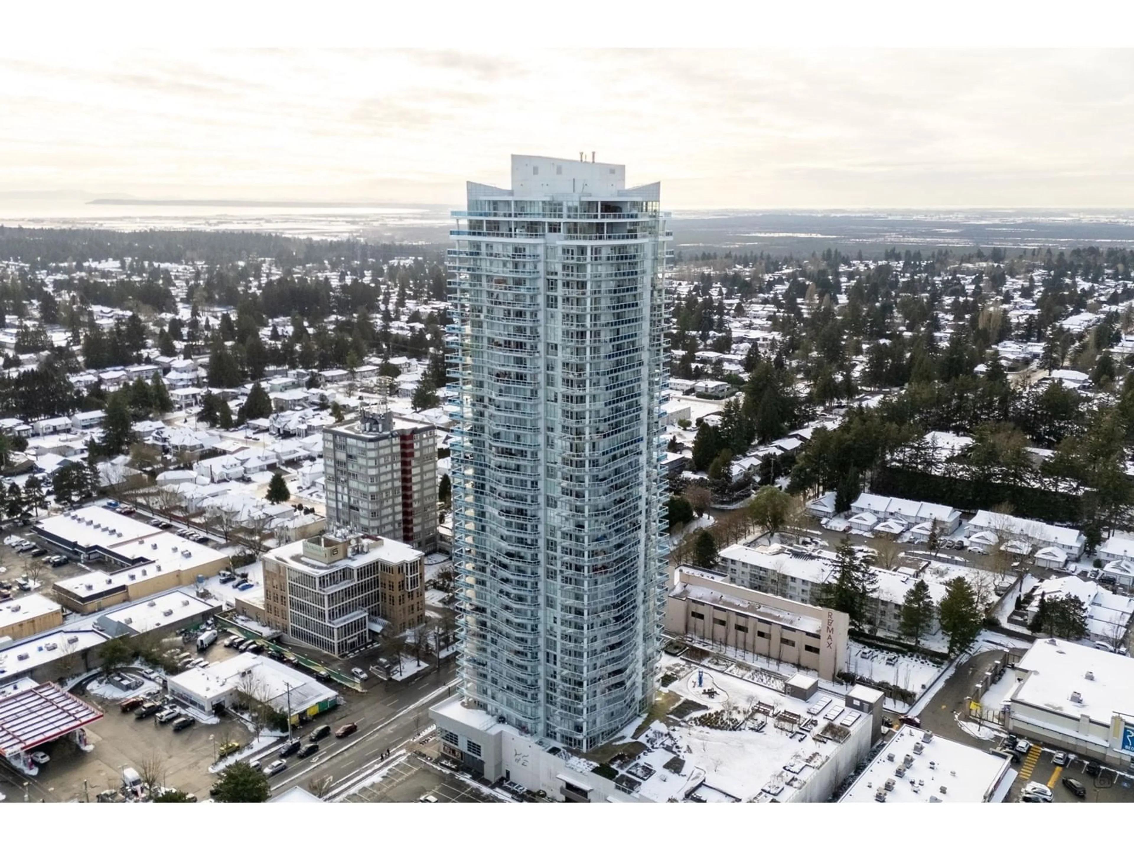 A pic from outside/outdoor area/front of a property/back of a property/a pic from drone, city buildings view from balcony for 3703 11967 80 AVENUE, Delta British Columbia V4C0E2