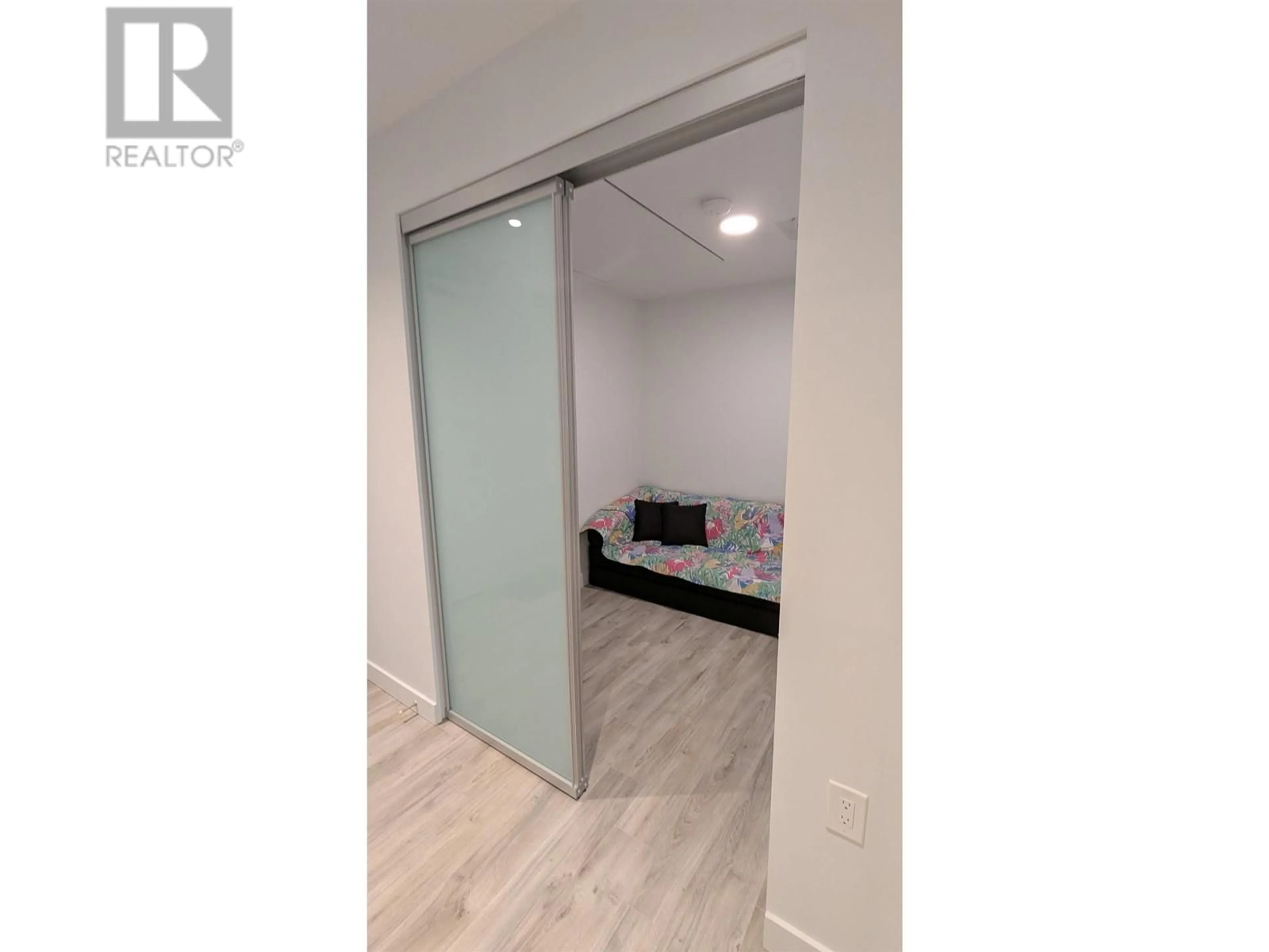 Storage room or clothes room or walk-in closet for 802 - 2288 ALPHA AVENUE, Burnaby British Columbia V5C0L9