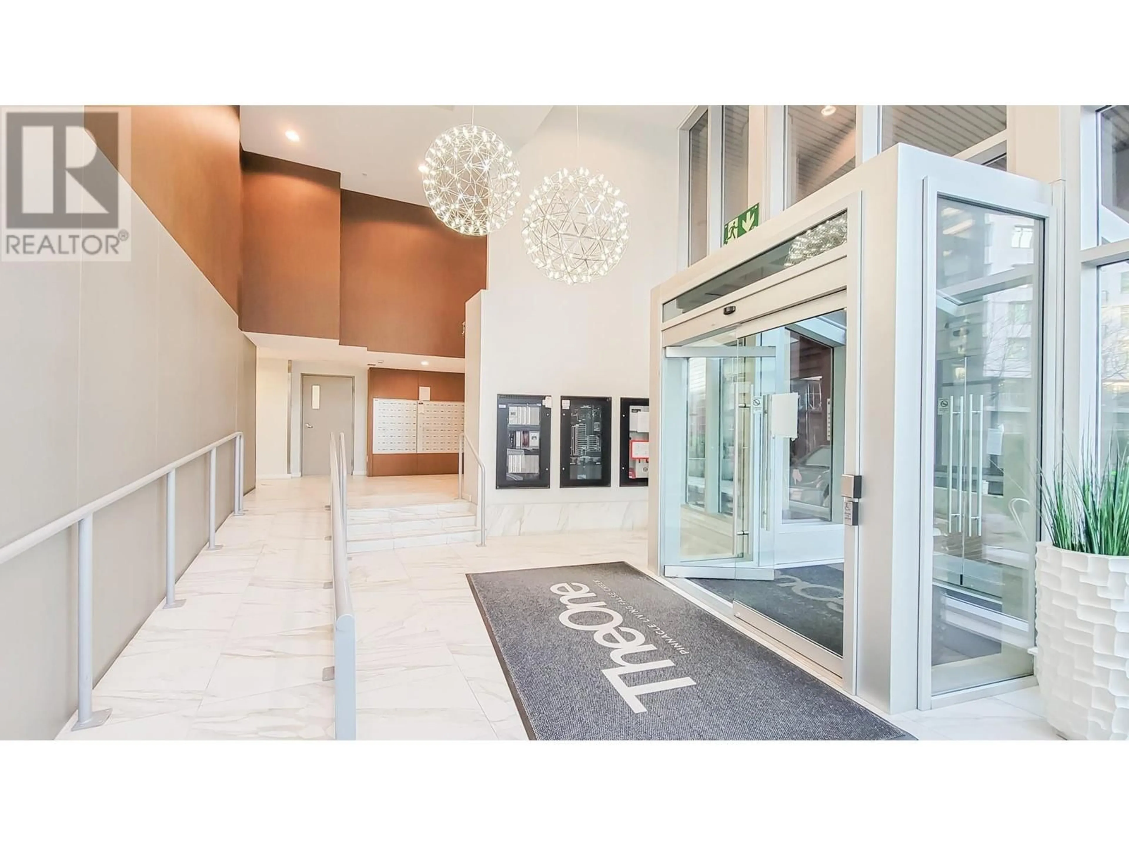 Indoor foyer for 615 38 W 1ST AVENUE, Vancouver British Columbia V5Y0K3