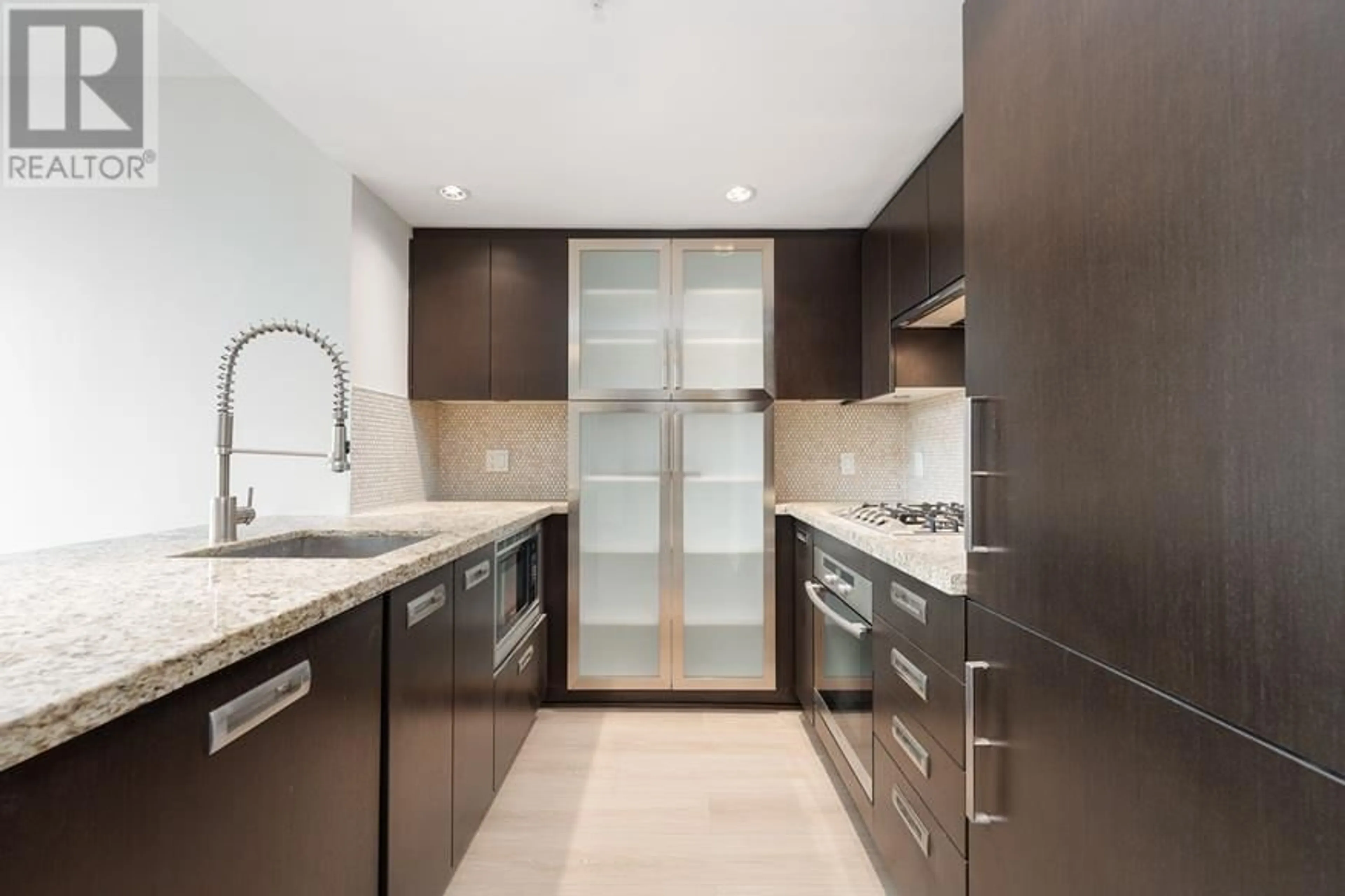 Contemporary kitchen, ceramic/tile floor for 1803 1055 RICHARDS STREET, Vancouver British Columbia V6B0C2