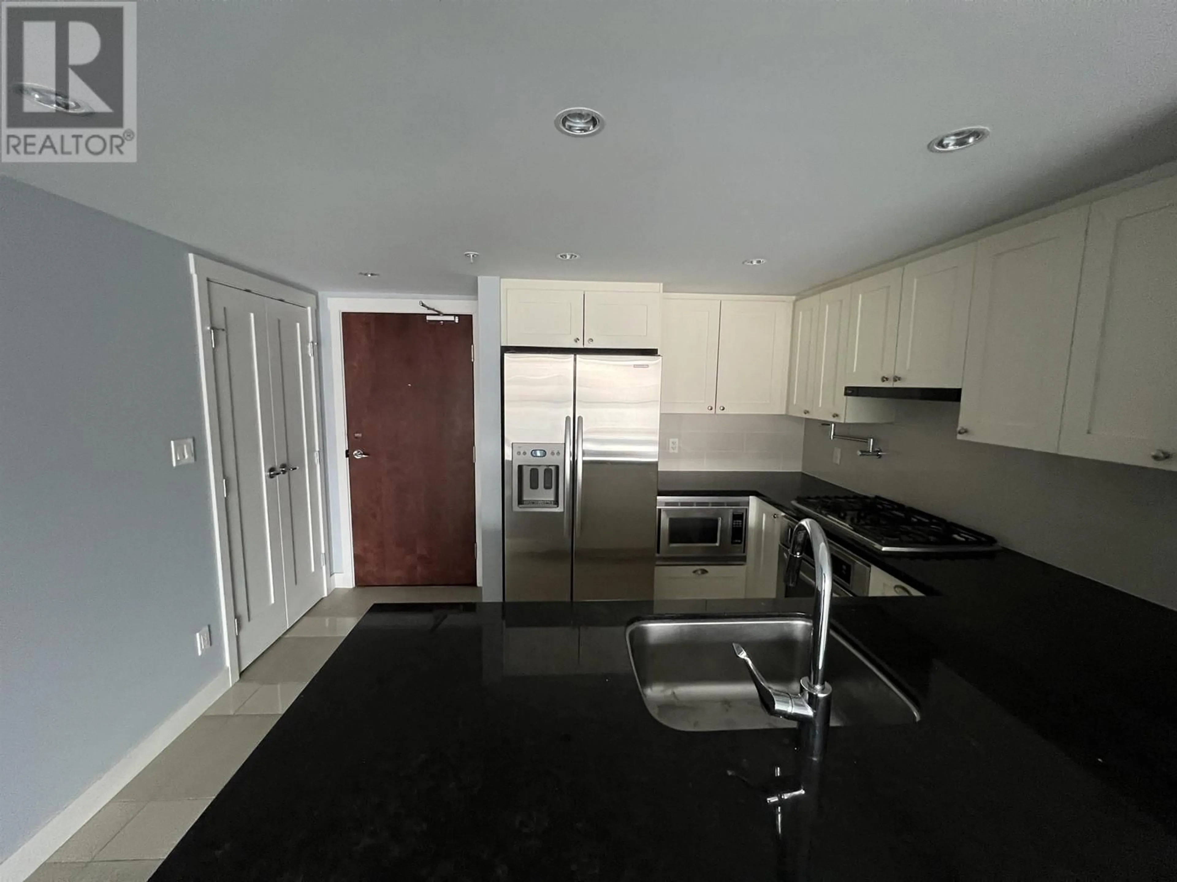 Standard kitchen, unknown for 322 - 9371 HEMLOCK DRIVE, Richmond British Columbia V6Y4K6