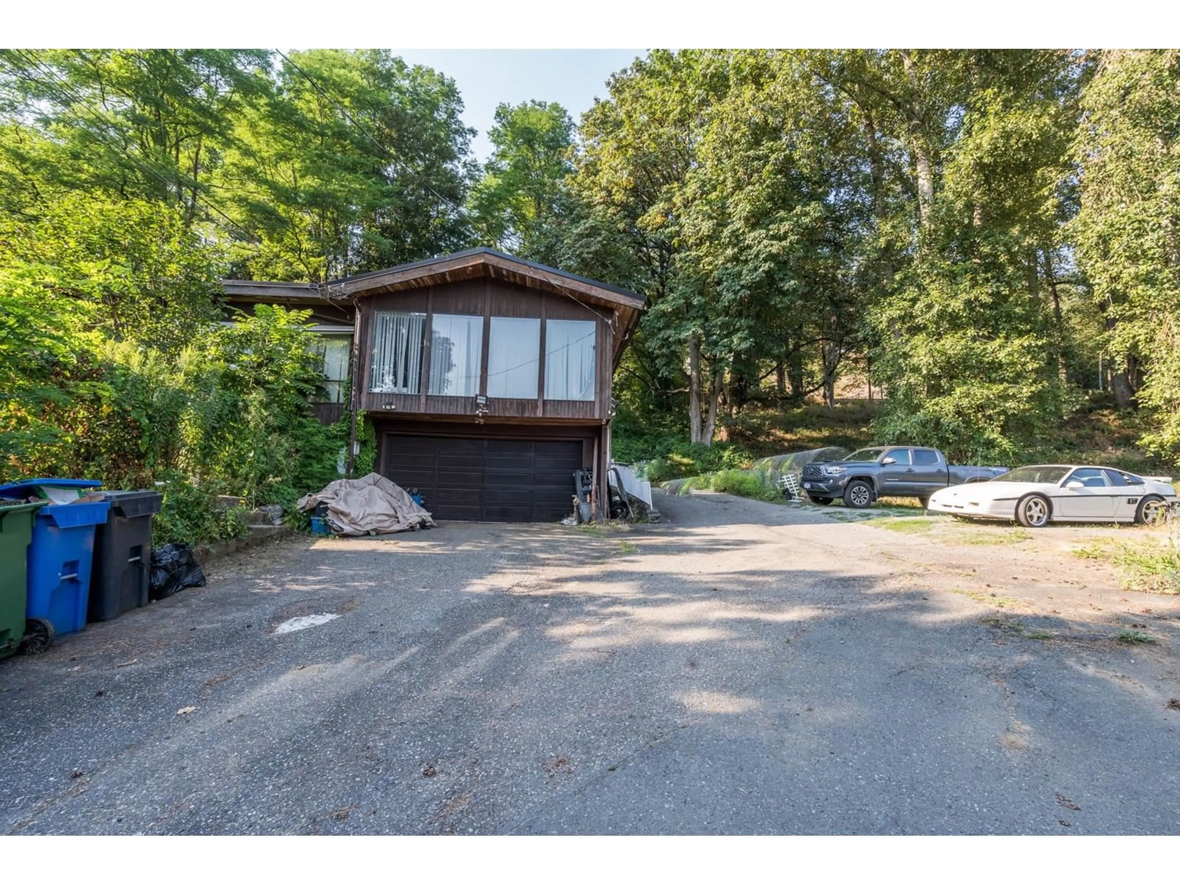 Indoor garage for 35421 OLD YALE ROAD, Abbotsford British Columbia V3G2C5