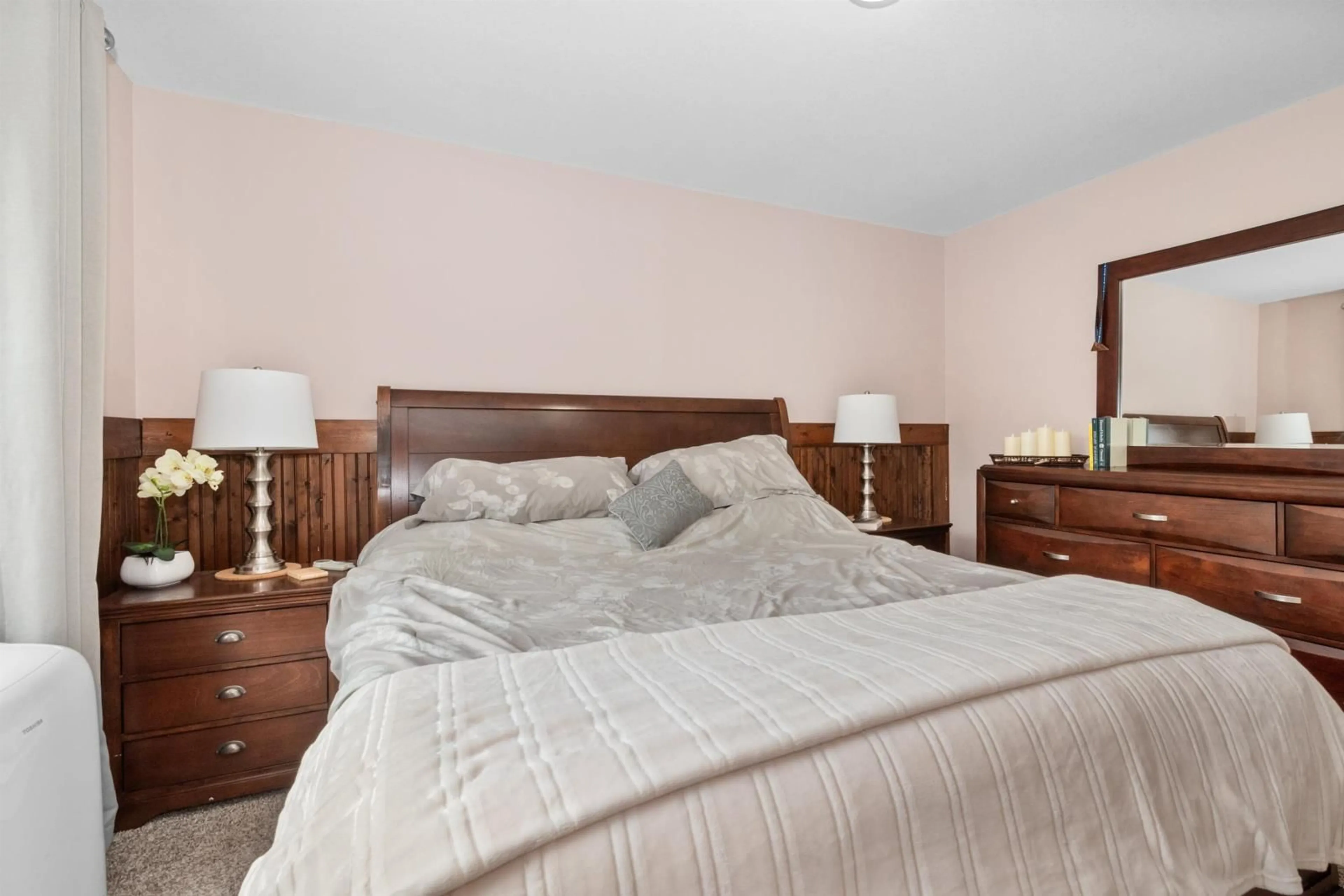 Bedroom with bed, unknown for 2 - 46608 YALE ROAD, Chilliwack British Columbia V2P0A4