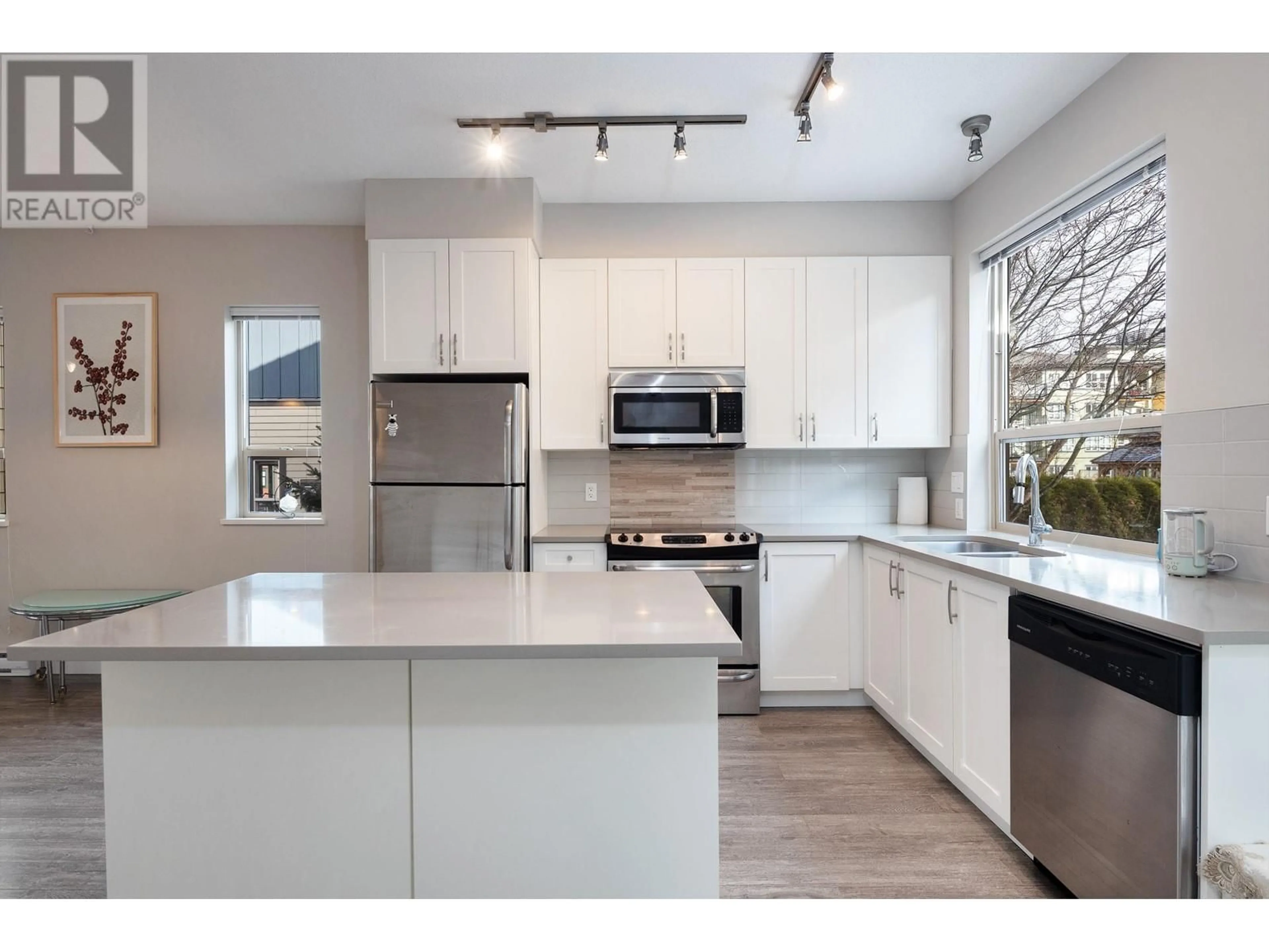 Open concept kitchen, unknown for 38334 EAGLEWIND BOULEVARD, Squamish British Columbia V8B0R8