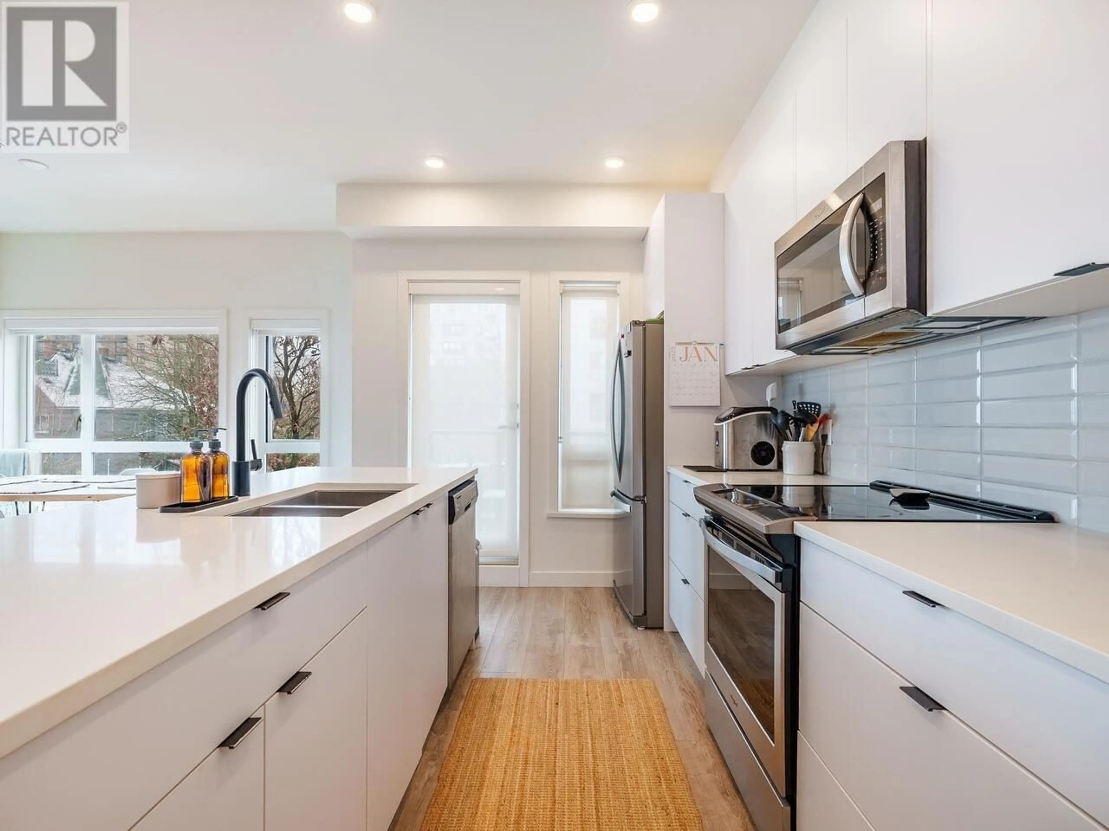 Open concept kitchen, unknown for 206 610 BRANTFORD STREET, New Westminster British Columbia V3M1W7