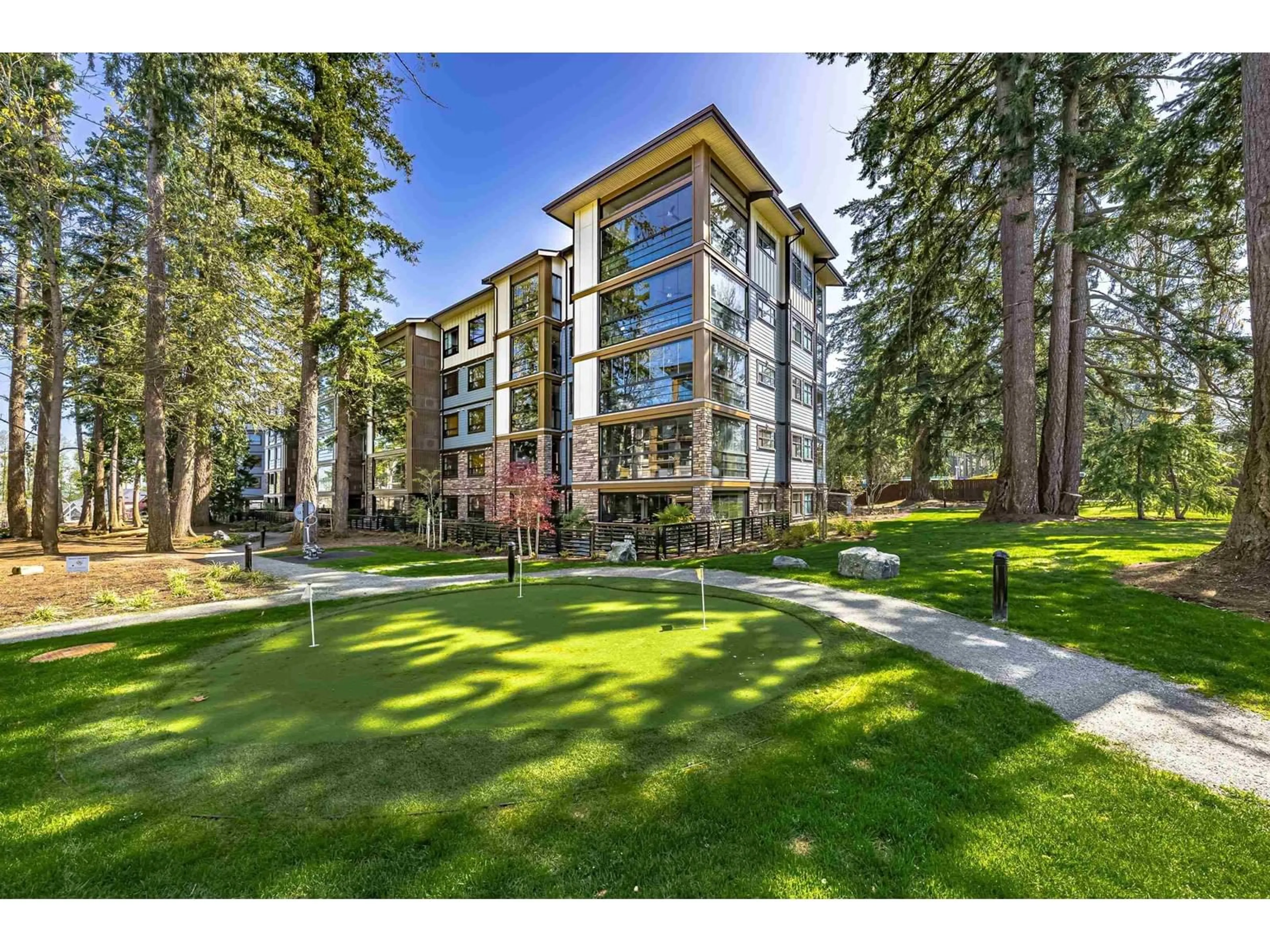 A pic from outside/outdoor area/front of a property/back of a property/a pic from drone, unknown for 202 - 3535 146A, Surrey British Columbia V4P0H2