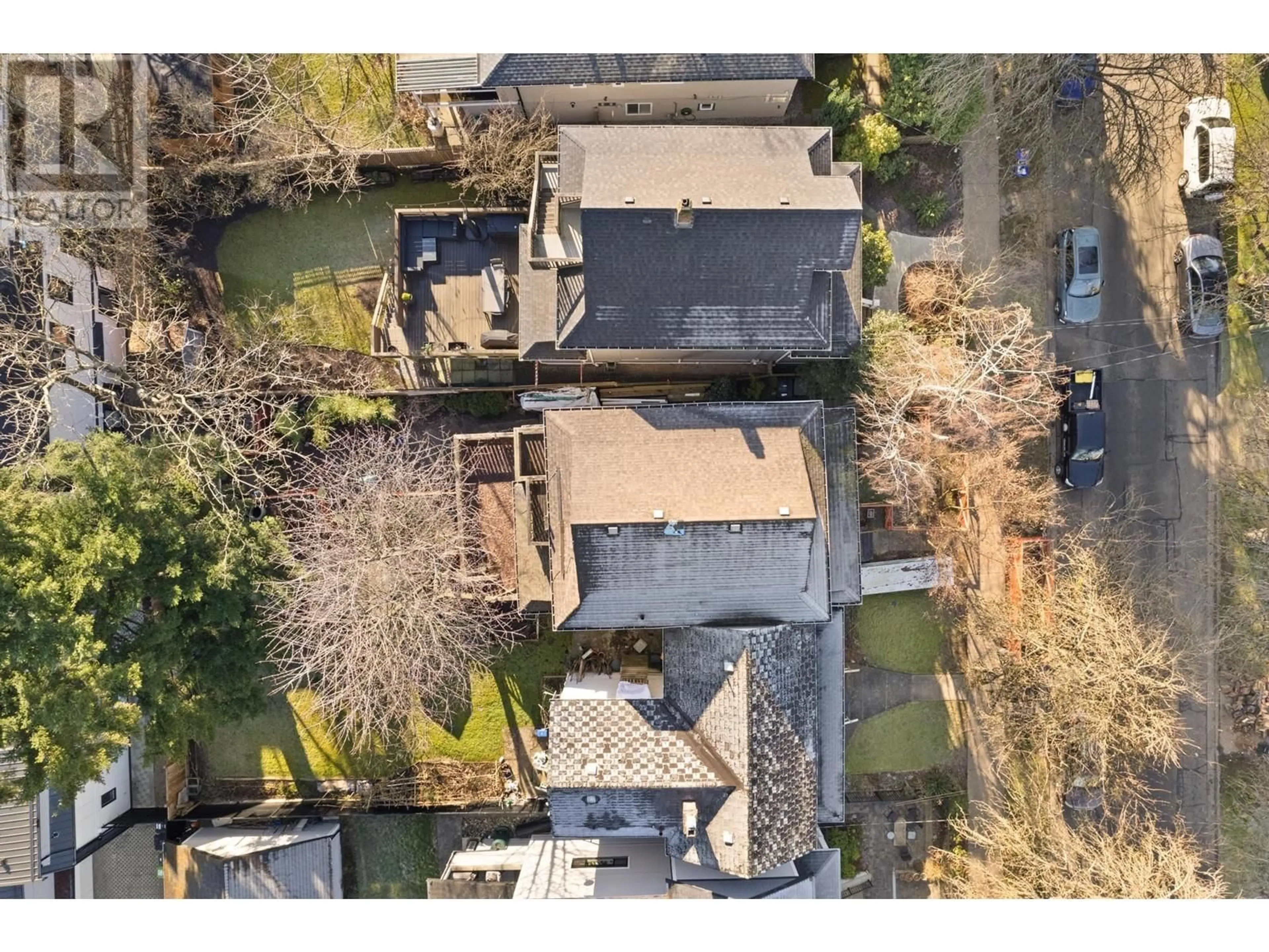 A pic from outside/outdoor area/front of a property/back of a property/a pic from drone, street for 3044 GLEN DRIVE, Vancouver British Columbia V5T4C1