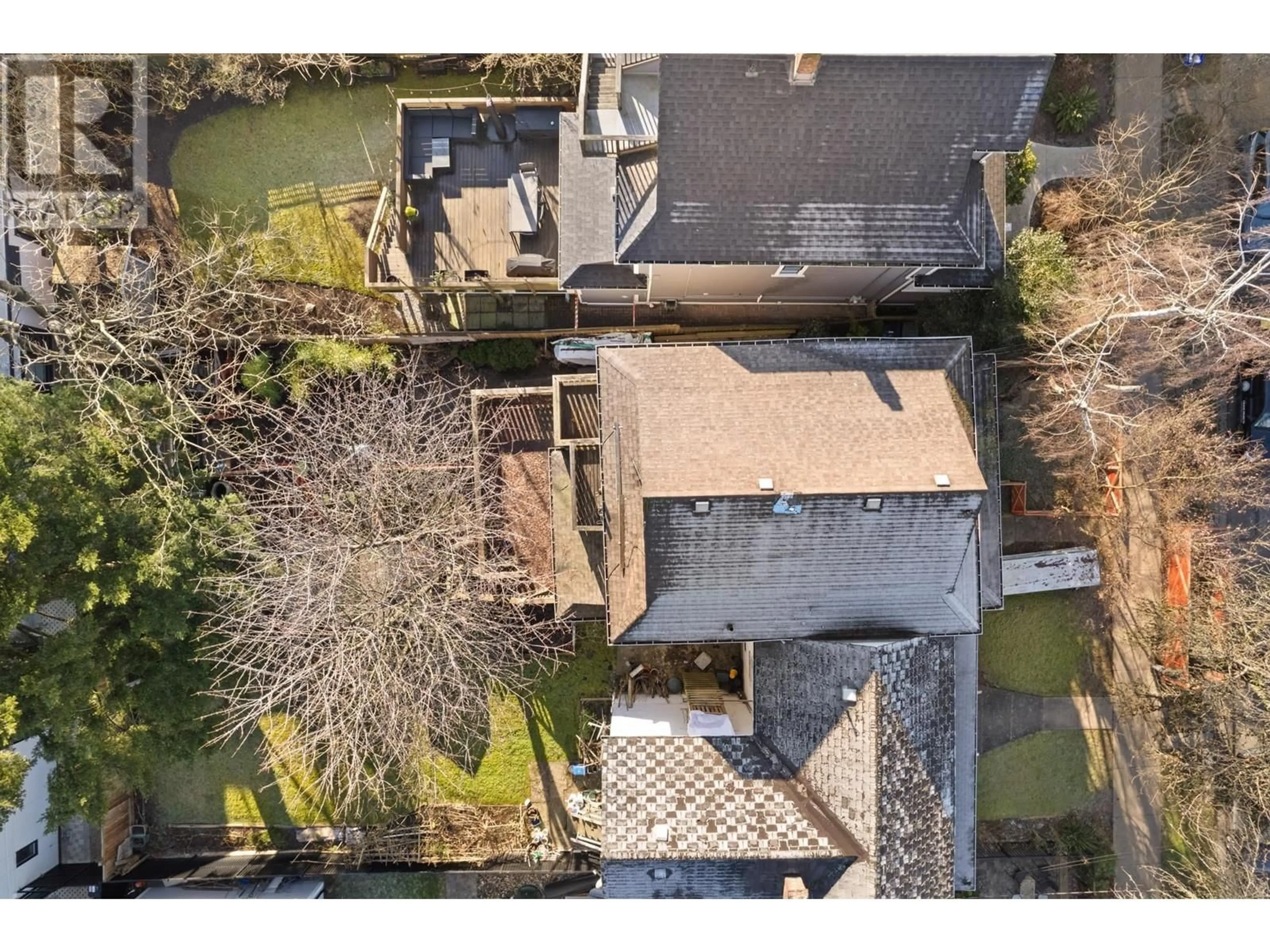 A pic from outside/outdoor area/front of a property/back of a property/a pic from drone, street for 3044 GLEN DRIVE, Vancouver British Columbia V5T4C1