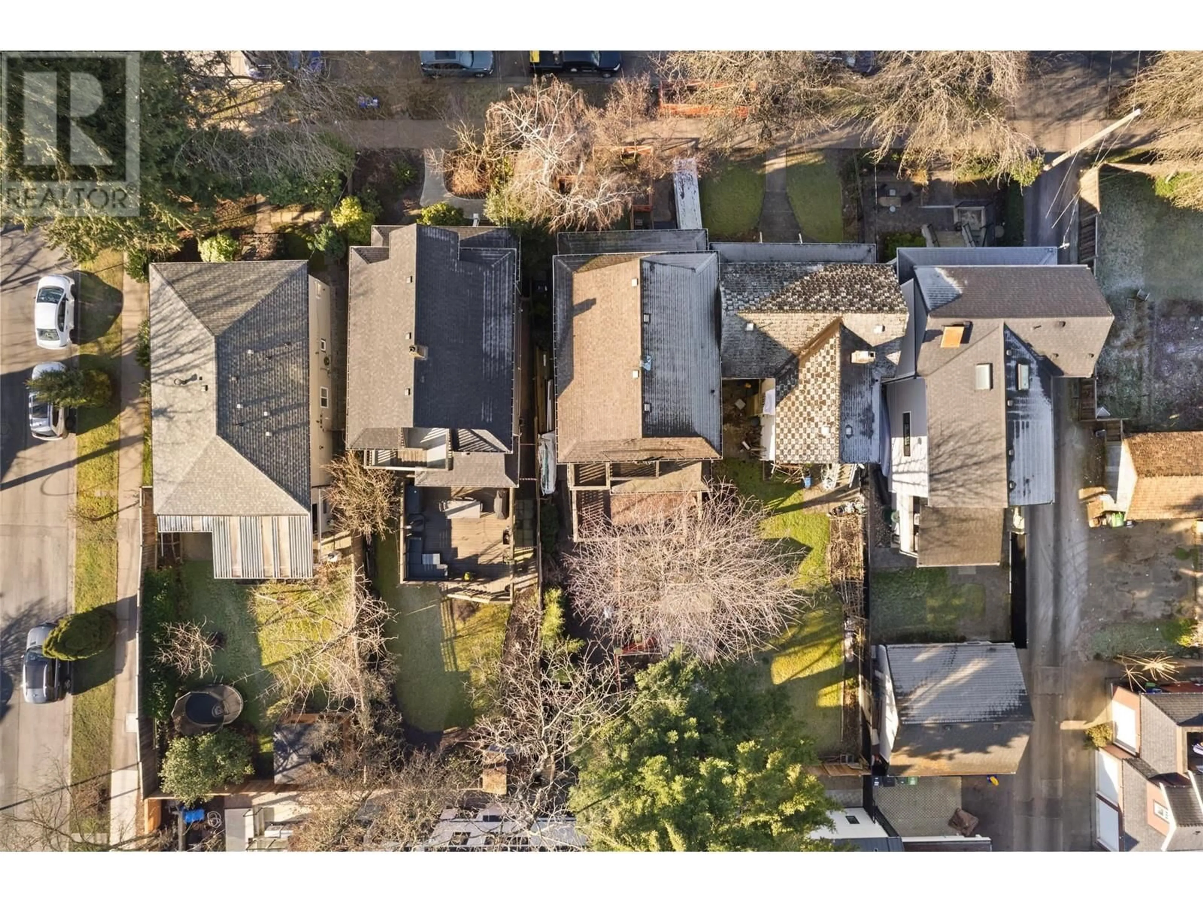 A pic from outside/outdoor area/front of a property/back of a property/a pic from drone, street for 3044 GLEN DRIVE, Vancouver British Columbia V5T4C1