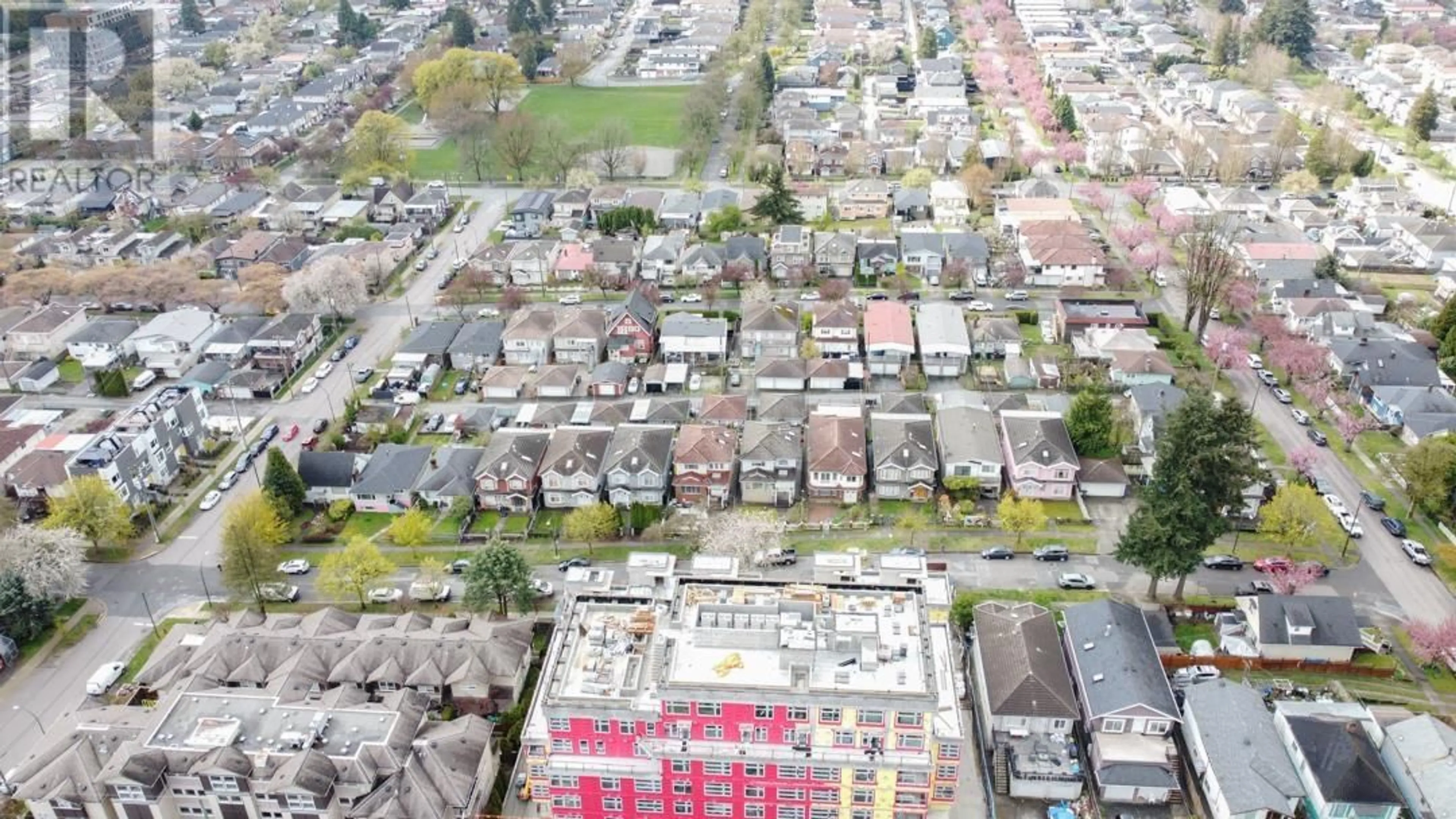 A pic from outside/outdoor area/front of a property/back of a property/a pic from drone, street for 3240 CLIVE AVENUE, Vancouver British Columbia V5R4V2