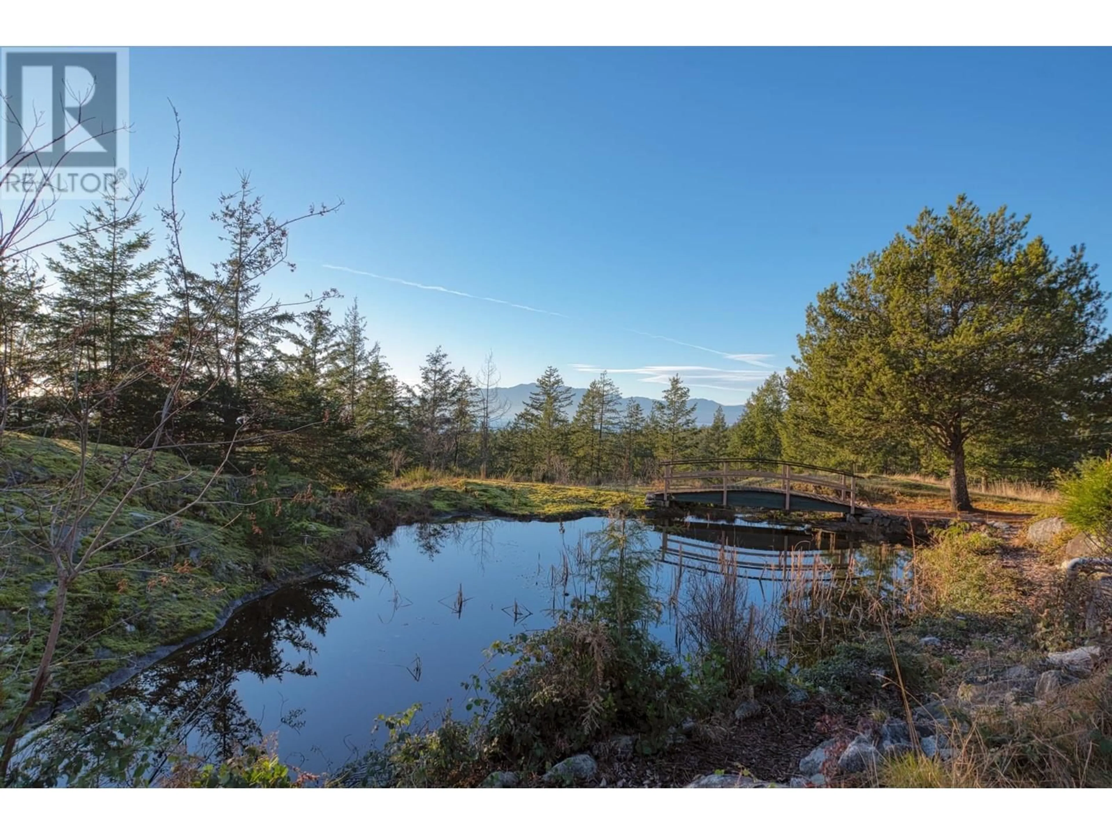 A pic from outside/outdoor area/front of a property/back of a property/a pic from drone, water/lake/river/ocean view for 10339 SUNSHINE COAST HIGHWAY, Halfmoon Bay British Columbia V7Z1B7