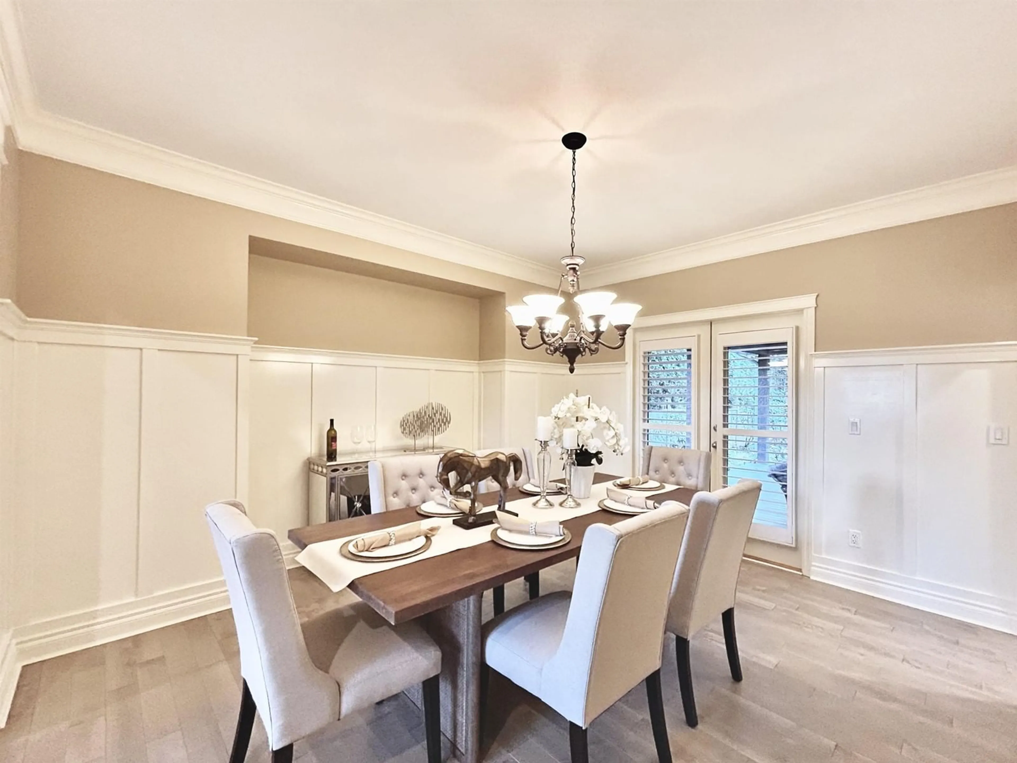 Dining room, wood/laminate floor for 2269 133 STREET, Surrey British Columbia V4A9T7