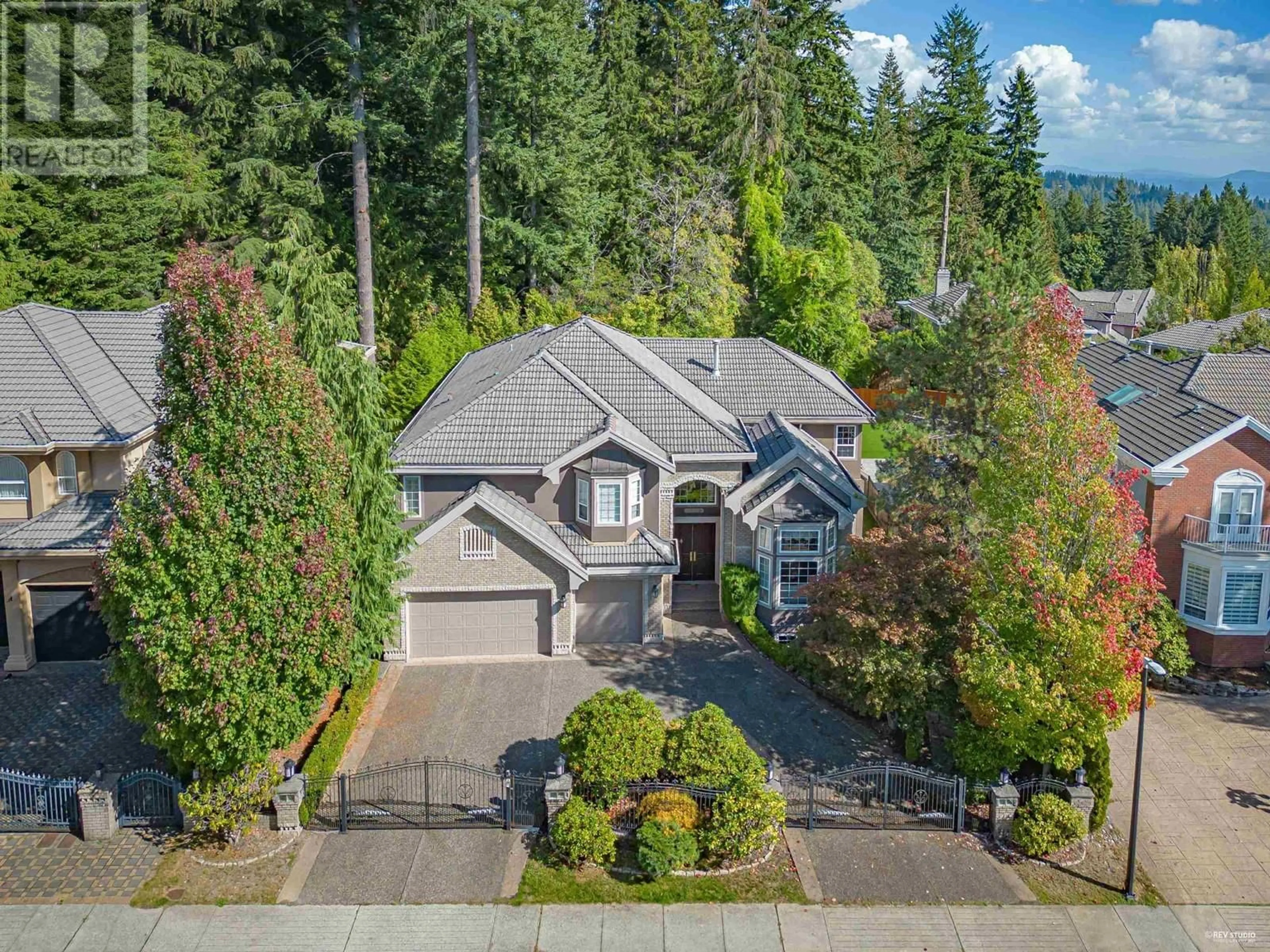 A pic from outside/outdoor area/front of a property/back of a property/a pic from drone, street for 1729 HAMPTON DRIVE, Coquitlam British Columbia V3E3C9